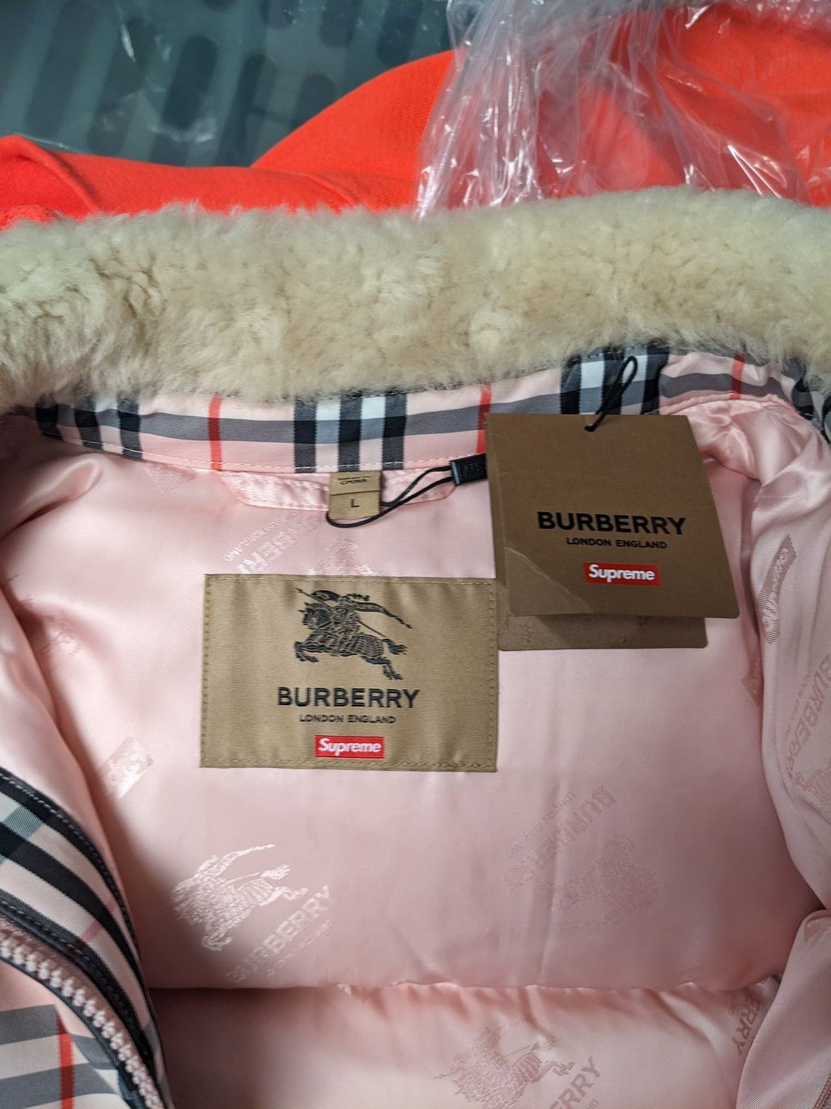 SS22 SUPREME X BURBERRY SHEARLING COLLAR DOWN JACKET PINK L