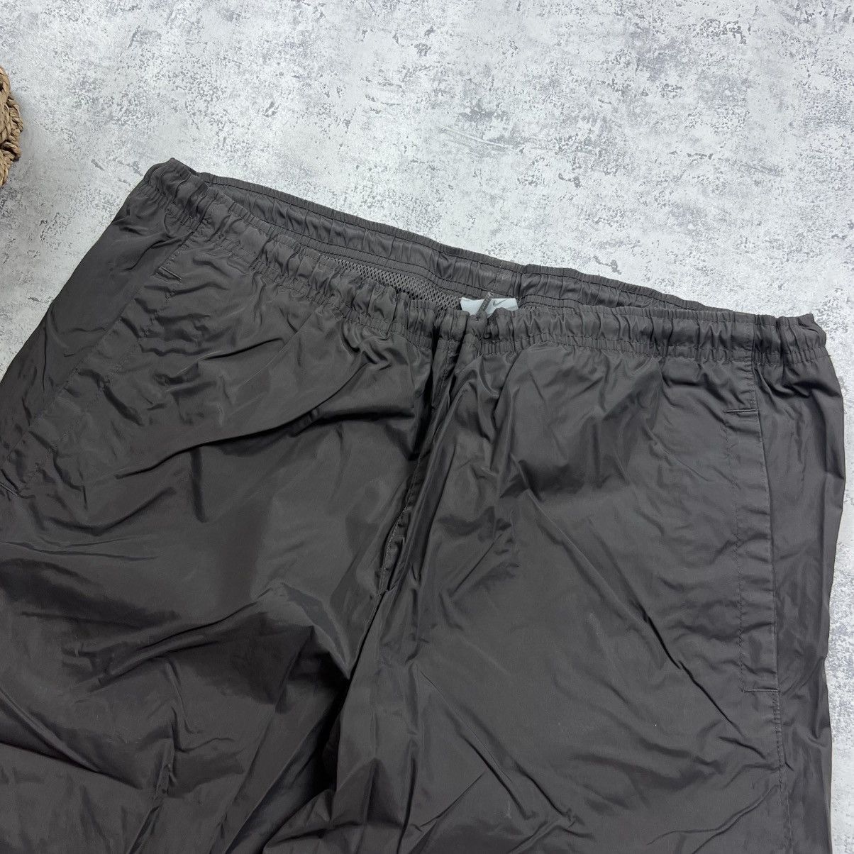 Nike 90s NIKE SWOOSH VINTAGE GORPCORE BAGGY PARACHUTE RETRO PANTS Size US 32 / EU 48 - 3 Thumbnail