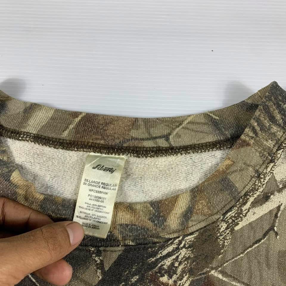Carhartt × Vintage Crazy Vintage Faded Carhartt Style Realtree Camo Crewneck Size US XXL / EU 58 / 5 - 2 Thumbnail
