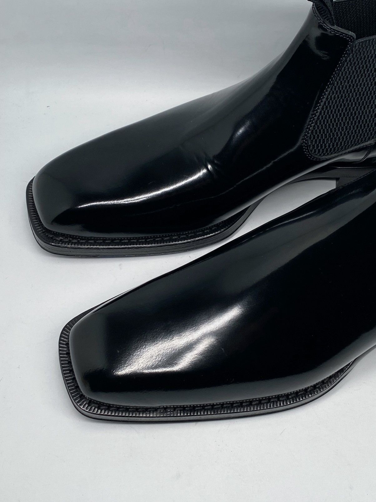 Burberry Square-Toe Leather Chelsea Boots size 41/us size 8