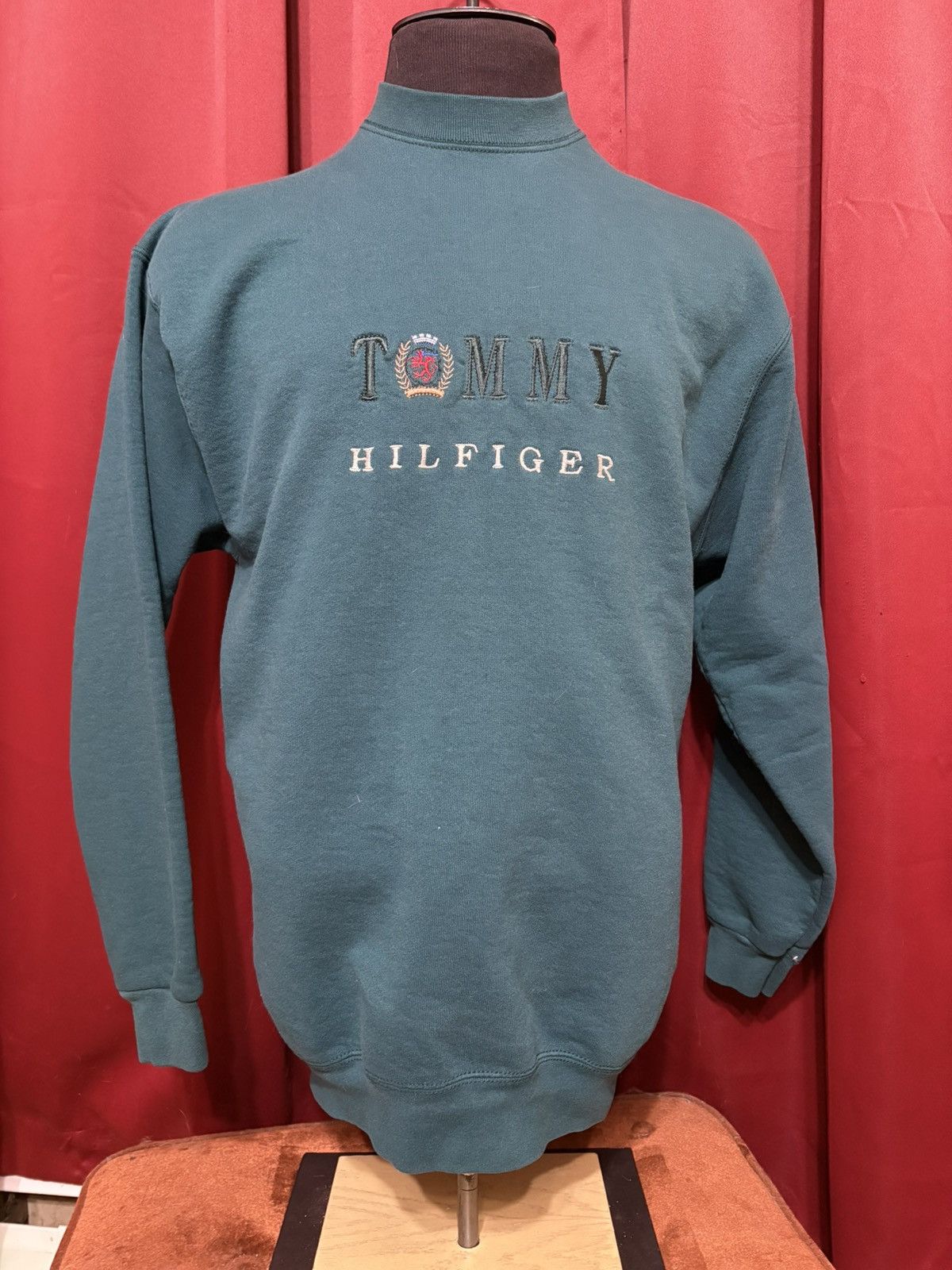 Tommy Hilfiger Vintage Tommy Hilfiger Sweatshirt 90s Crest Preppy Grail Size US XL / EU 56 / 4 - 2 Thumbnail