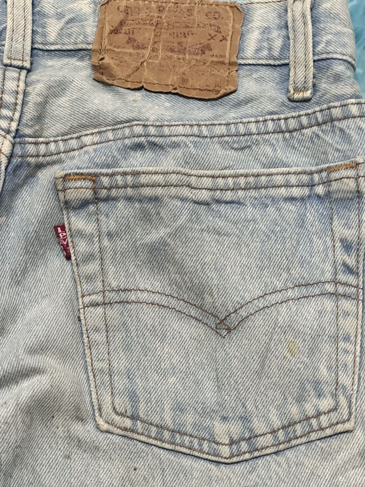 Levi's Vintage Levi's With Distressed Loose Style and Faded Wash Size US 27 - 7 Thumbnail