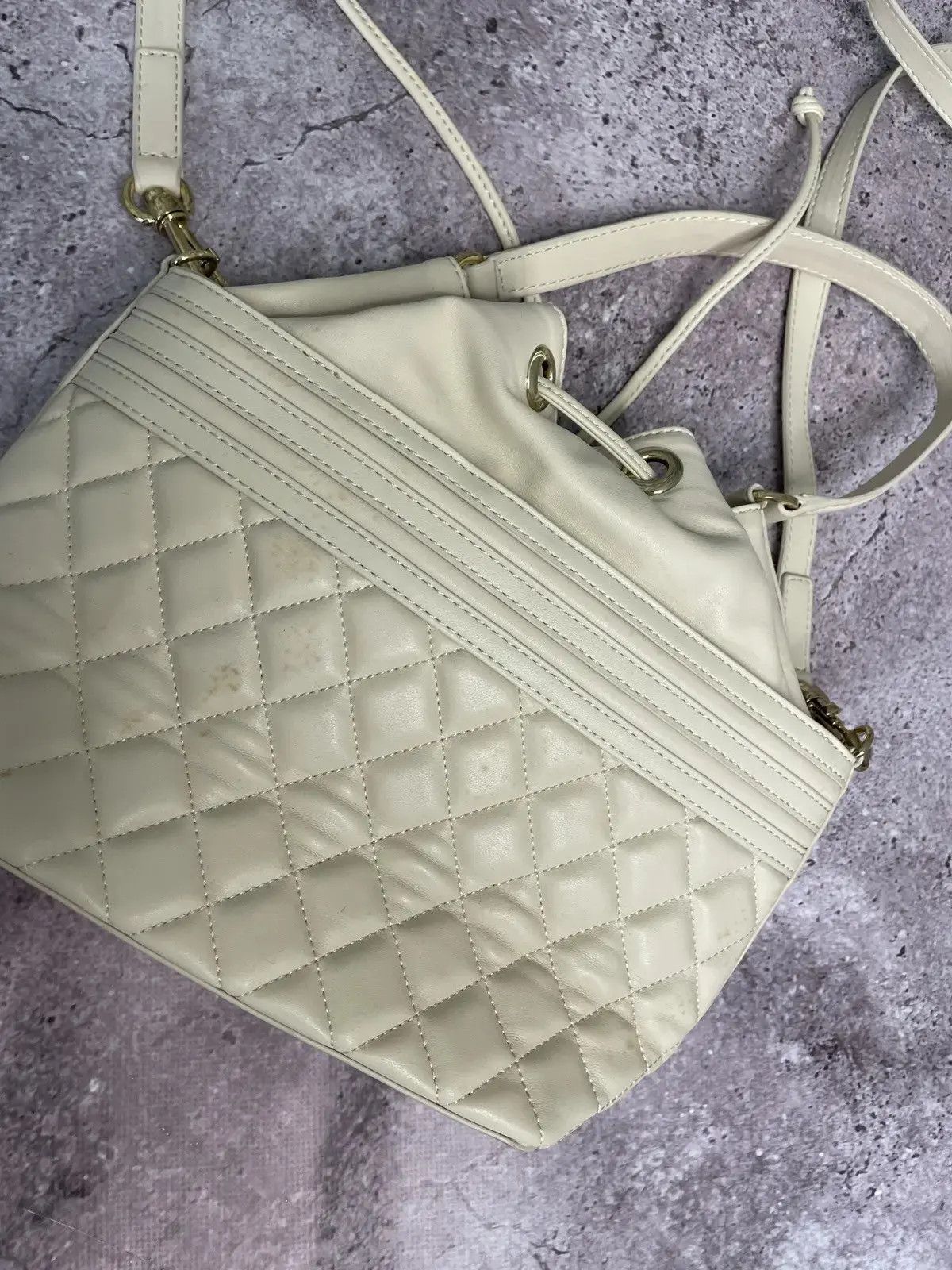 Love Moschino Vintage Love Moschino Quilted Cream Shoulder Bag Bucket Size ONE SIZE - 5 Thumbnail