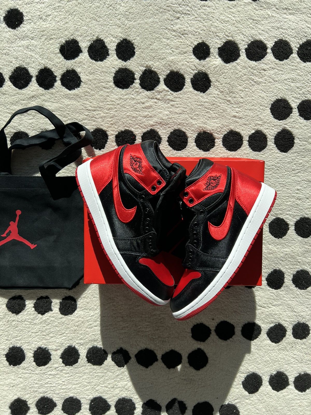 Air Jordan Retro Hi OG “Satin Bred”