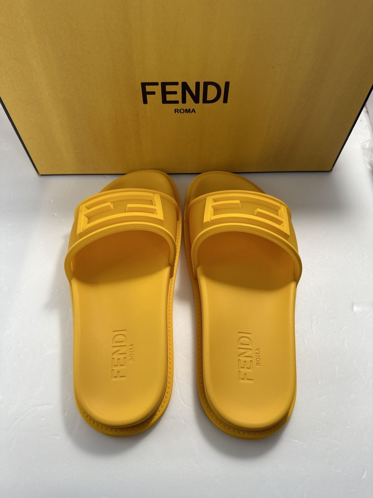 FENDI Logo-Embossed Baguette Rubber Slide Sandals Yellow