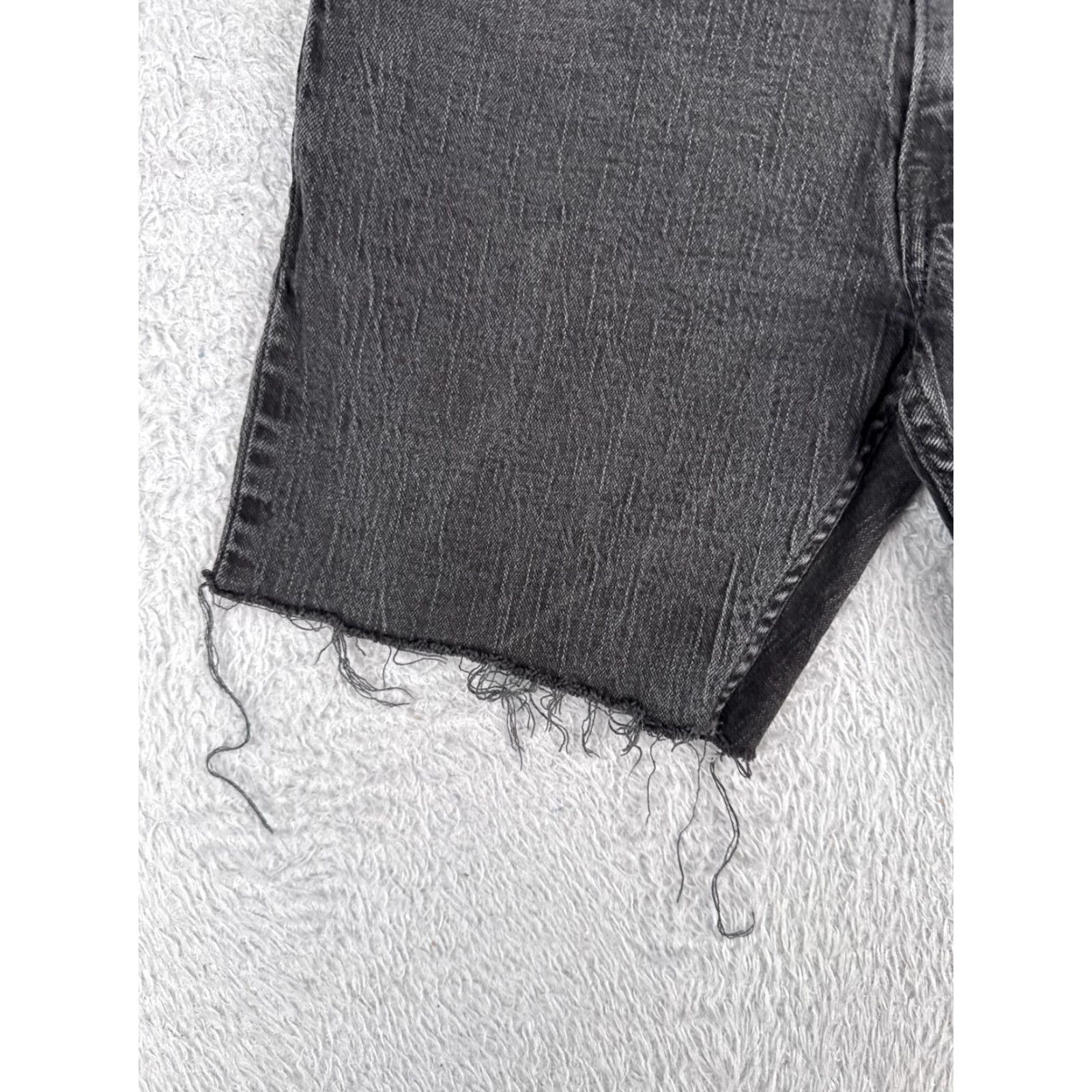 Levi's Levi's Women Black Cut-Off Shorts 32 Denim Cotton Blend Zip Fly 514 Dark Wash 7 Inseam Regular Rise 8.5-10.5 In Pockets 5-Pocket Design Vintage No Size 24" / US 00 / IT 34 - 3 Thumbnail