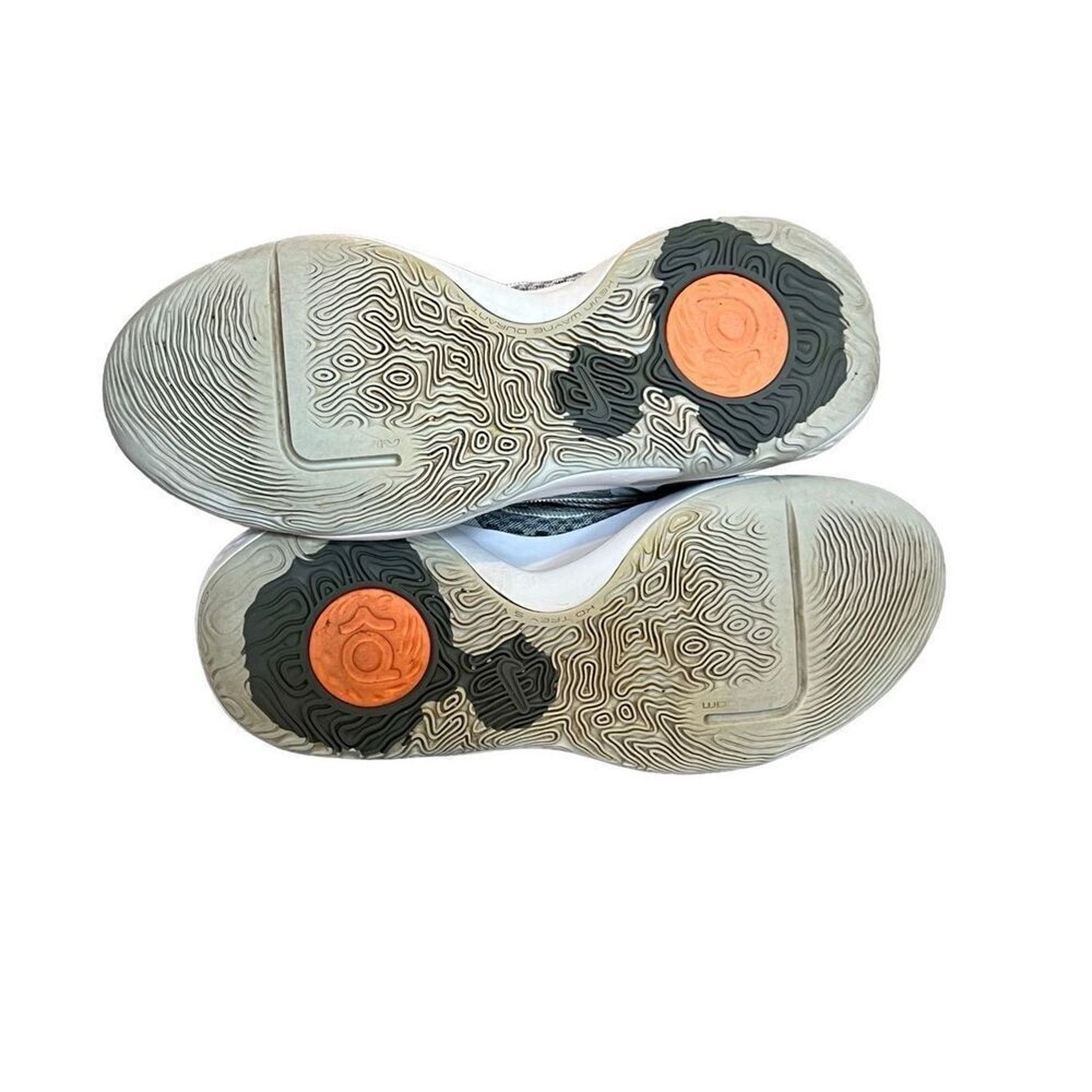 Nike Nike KD Trey 5 IX Pure Platinum Mid Top Sneakers 9.5 Grey Size US 9.5 / EU 42-43 - 9 Thumbnail