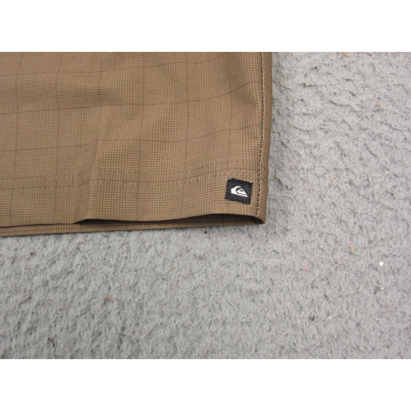 Quiksilver Quicksilver Shorts Mens 28 Brown Plaid Check Chino Flat Front Casual Regular Size 28 Mens Bar 90s Theme Size US 28 / EU 44 - 2 Thumbnail