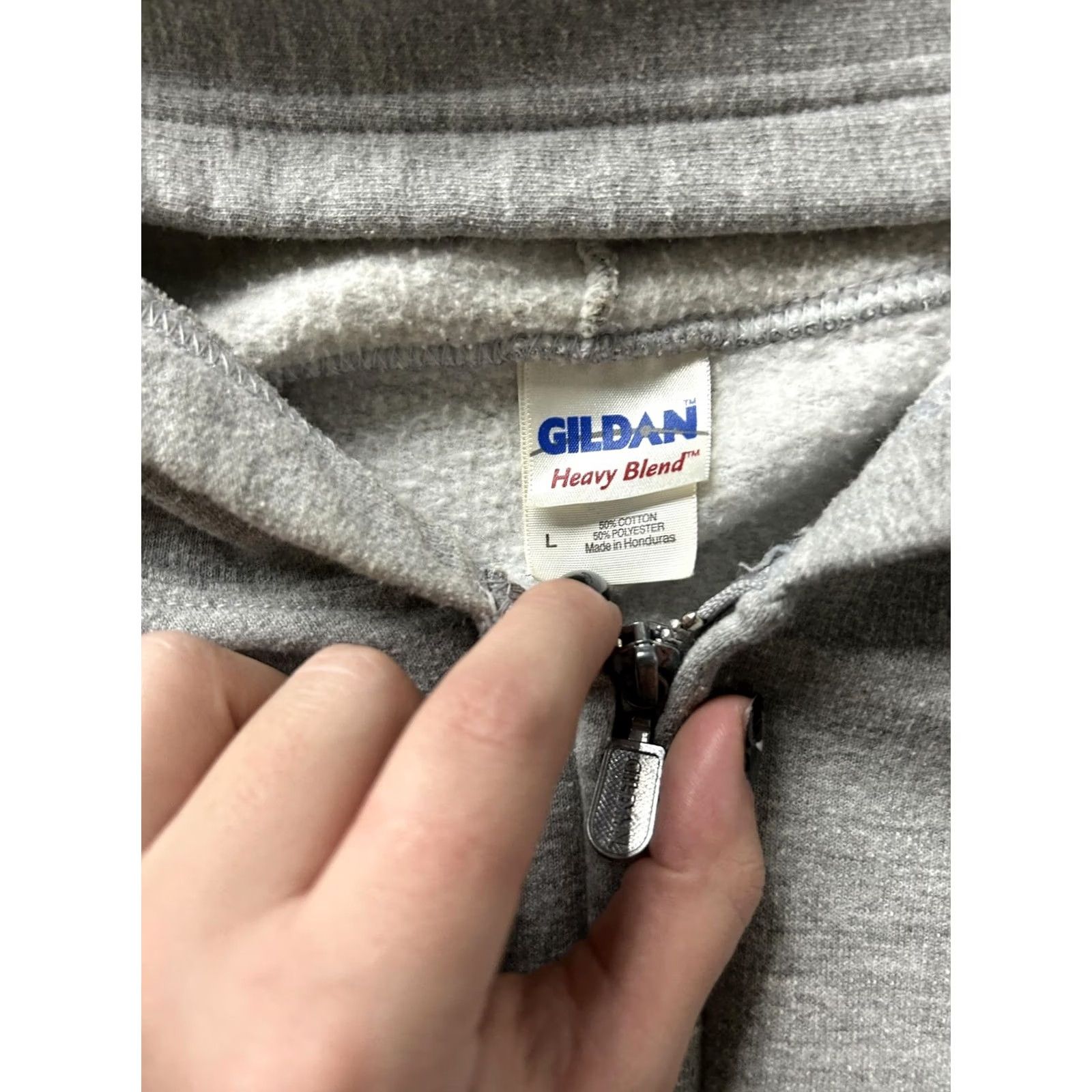 Gildan VINTAGE Gildan Heavy Blend Hoodie Mens L Gray Full Zip KITTANNING CHEERLEADING Embroidered Logo Zipper Pockets Size US L / EU 52-54 / 3 - 3 Thumbnail