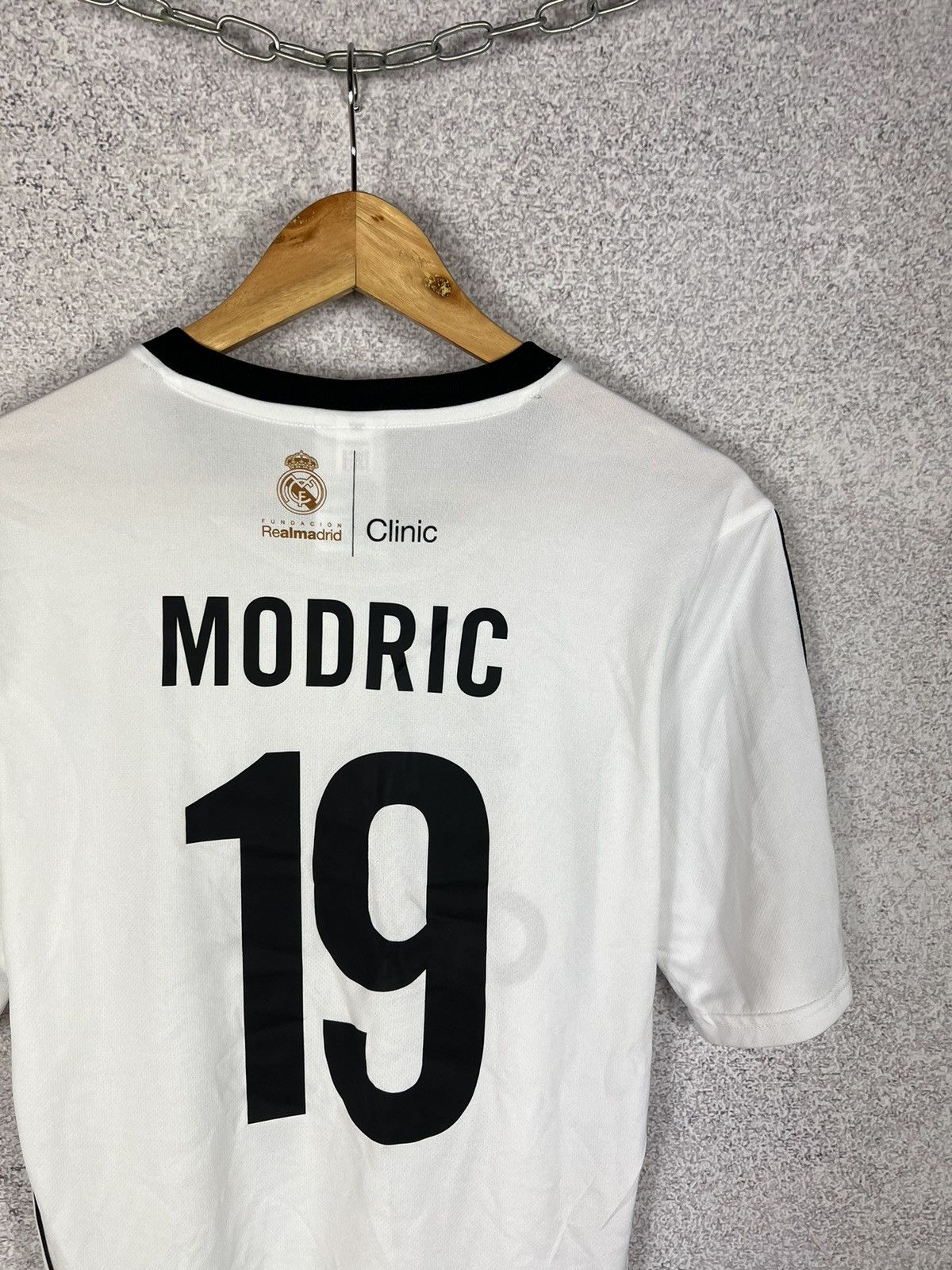 Adidas Rare! Real Madrid Modric #19 Adidas Soccer Jersey Football Size US S / EU 44-46 / 1 - 5 Thumbnail