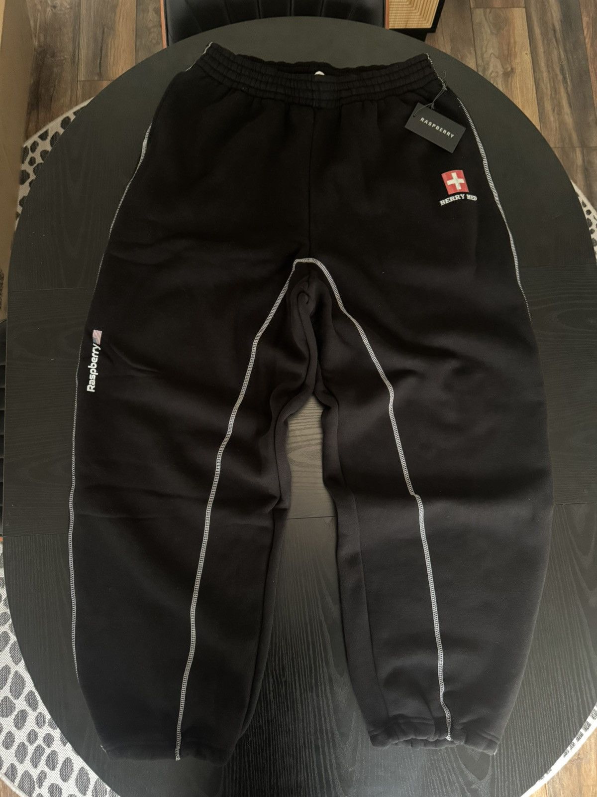 The GV Gallery The Gv Gallery Berry Med Sweats Size US 32 / EU 48 - 2 Thumbnail