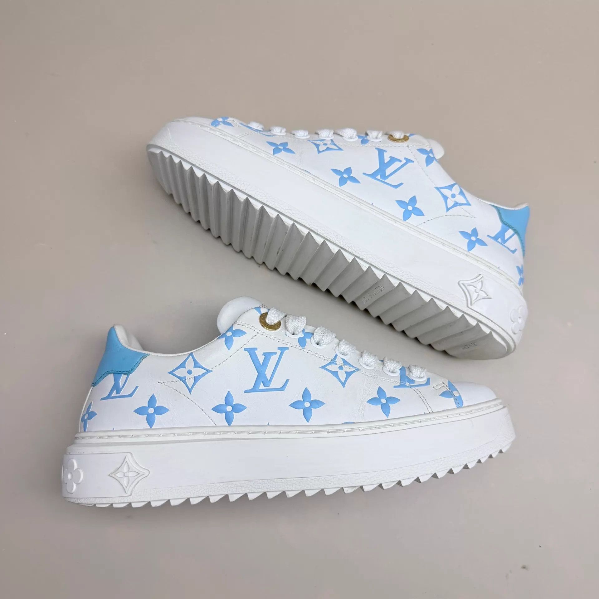 Louis Vuitton LV TimeOut White Blue Monogram Platform Shoes 99 New 35 Size US 4.5 / IT 34.5 - 4 Thumbnail