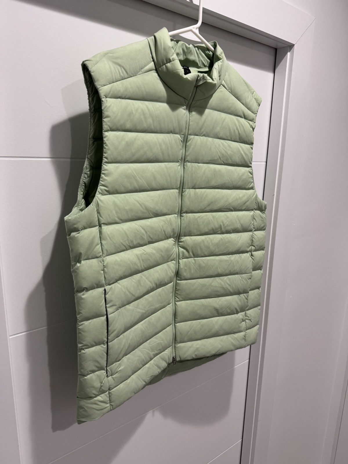 Lululemon Lululemon Navigation Goose Down Puffer Vest Creamy Mint Sz L Size US L / EU 52-54 / 3 - 2 Thumbnail
