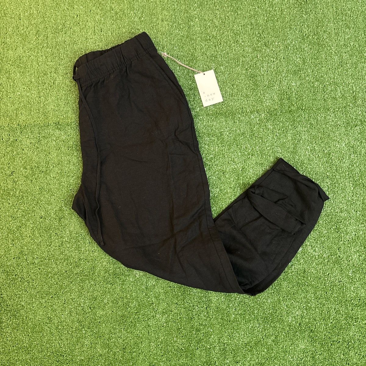 Other NWT Women’s Black Linen Capri Pants Size 27" / US 4 / IT 40 - 1 Thumbnail