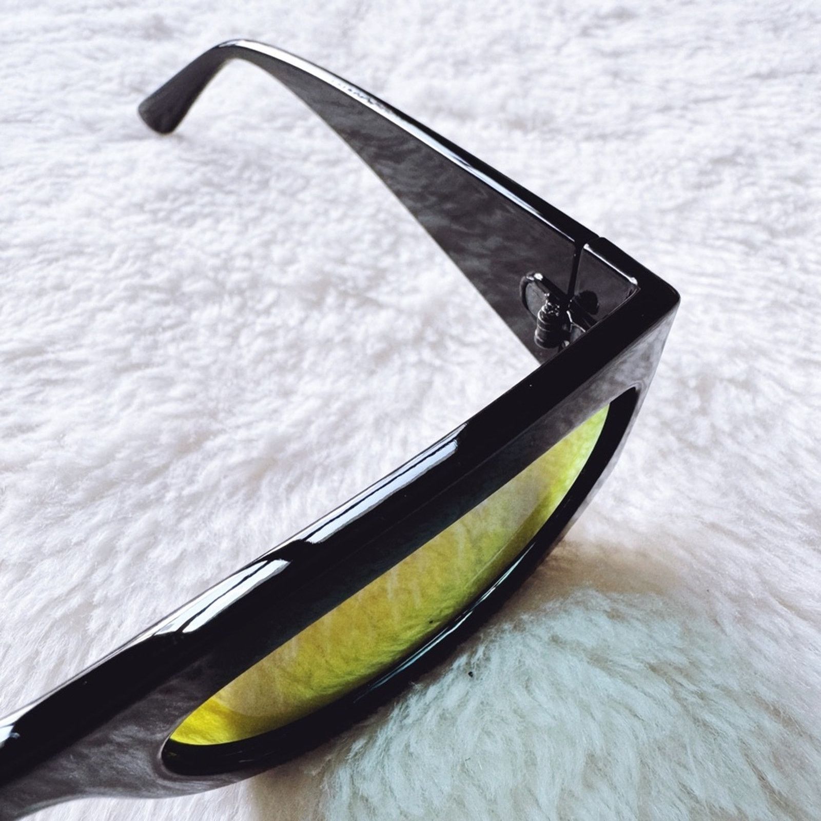 Other Francis Mirrored Red with Black Rim Sunglasses Size ONE SIZE - 9 Thumbnail