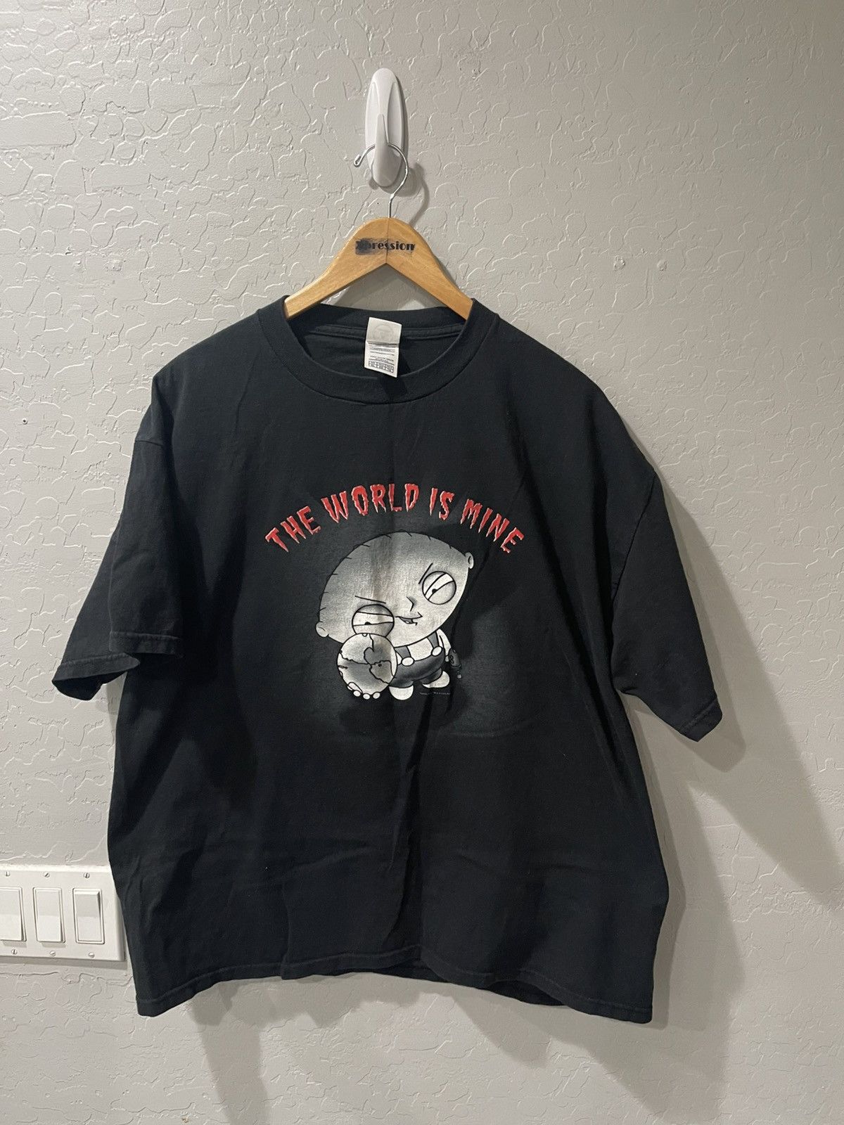 Delta × Vintage Vintage Family Guy Stewie “World Is Mine” Shirt Size XL Size US XL / EU 56 / 4 - 1 Thumbnail
