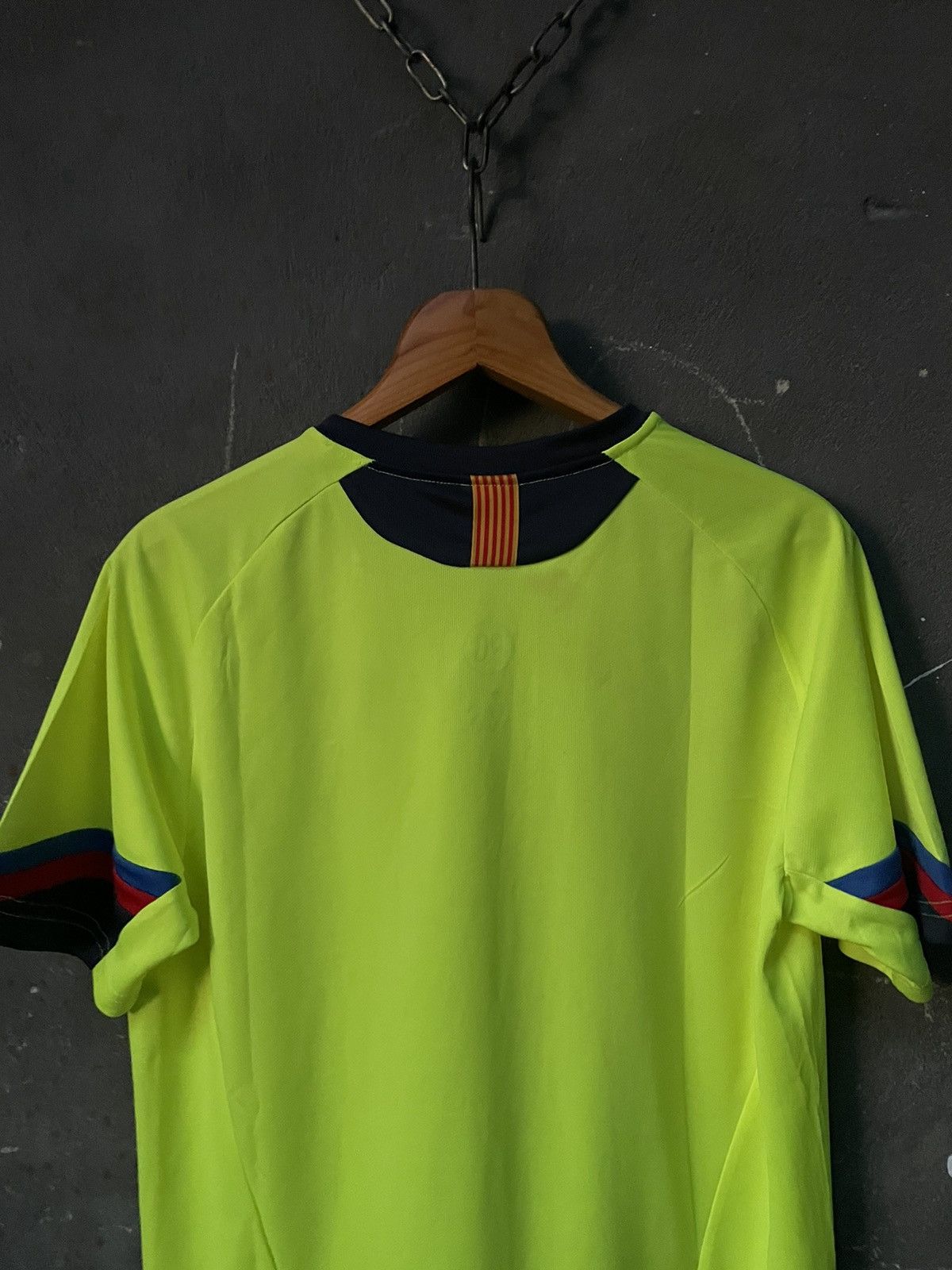 Nike × Vintage Vintage Nike Fc Barcelona 2005/2006 Away Football Shirt Size US L / EU 52-54 / 3 - 8 Thumbnail