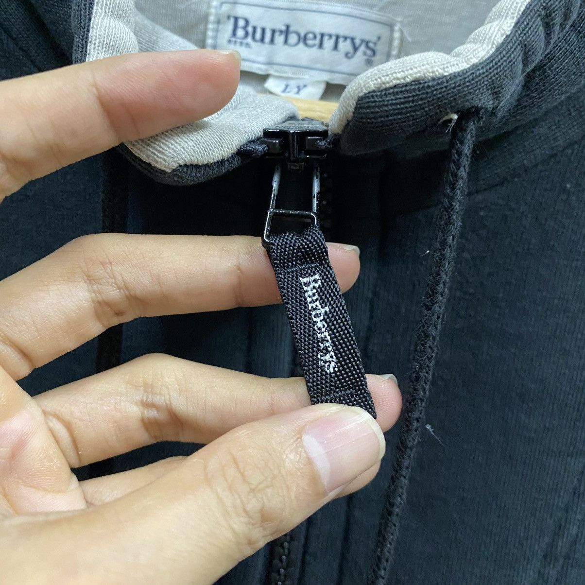 Burberry × Vintage Vintage Burberrys Of London Big Logo Centre Half Zipper Size US L / EU 52-54 / 3 - 10 Thumbnail
