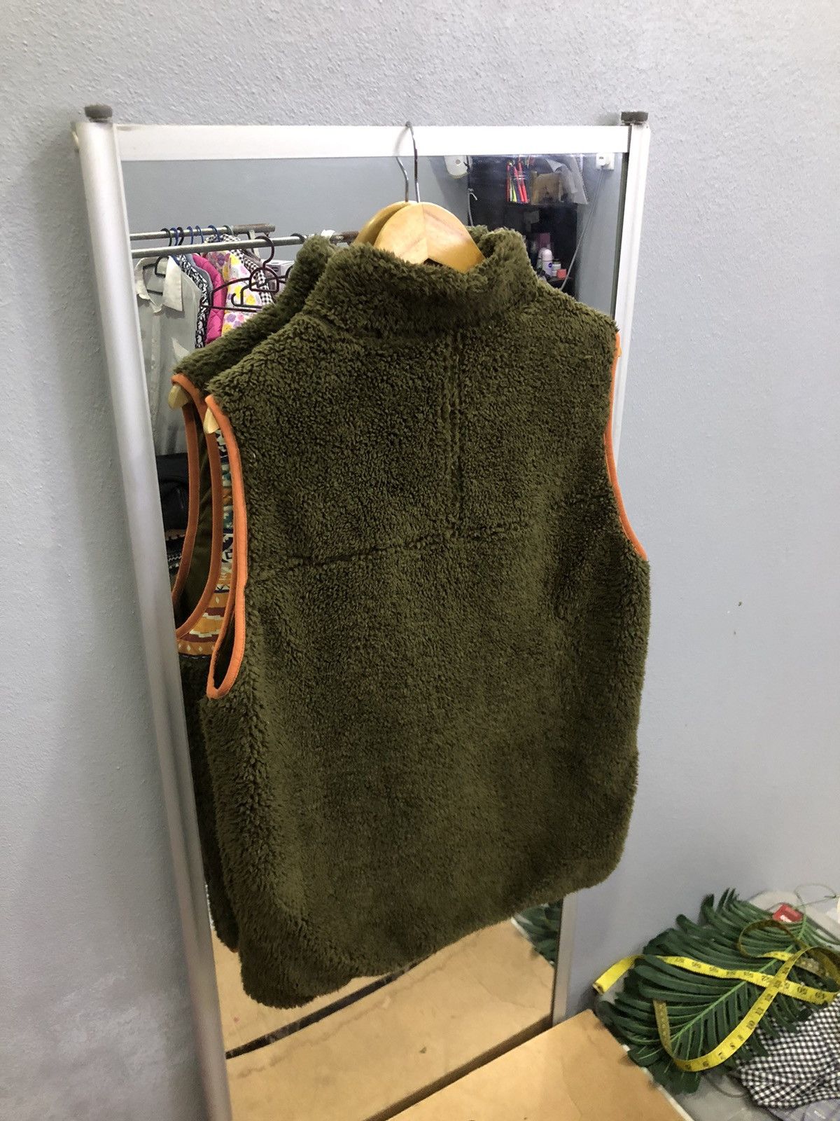 Japanese Brand Titicaca Olive Sherpa Fleece Vest Tribal Panel Size US M / EU 48-50 / 2 - 11 Thumbnail