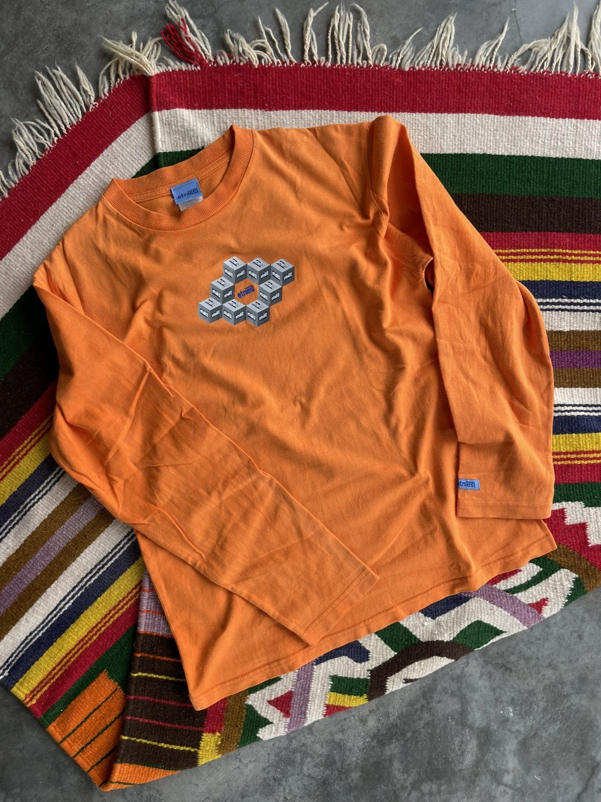 Other VTG 00s Etnies Skateboard L/S Size US M / EU 48-50 / 2 - 7 Thumbnail