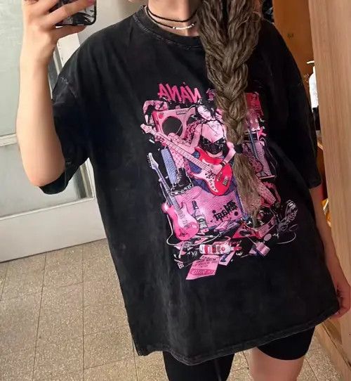 VIBE Japanese Anime Rocker Band Nana Osaki T-shirt Graphic Tees Size US L / EU 52-54 / 3 - 4 Thumbnail