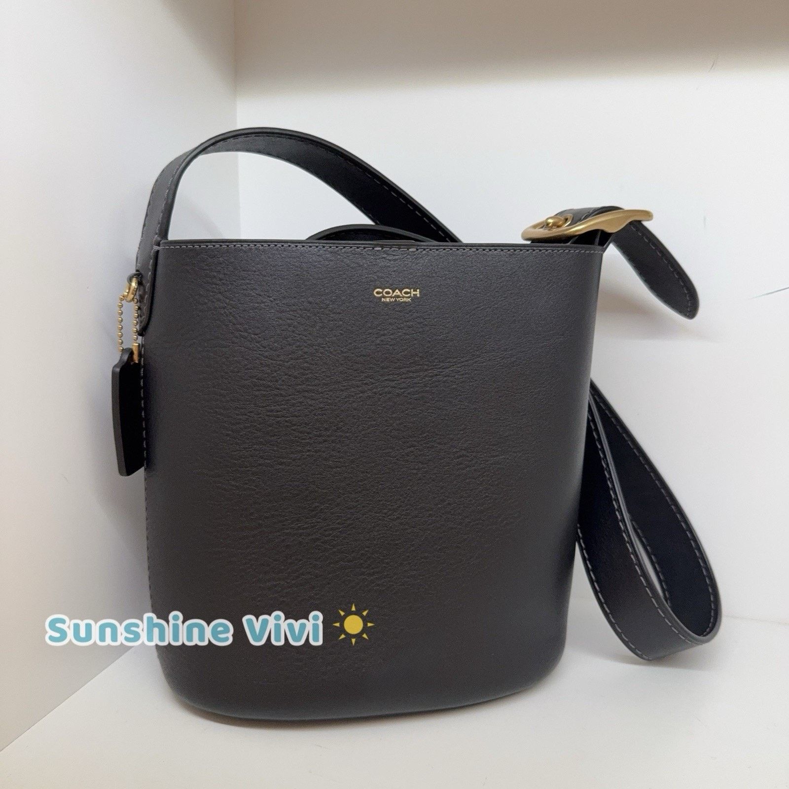 Coach NWT Coach Bleecker Bucket Bag 21 leather CCX07 Brass /Black Size ONE SIZE - 1 Thumbnail