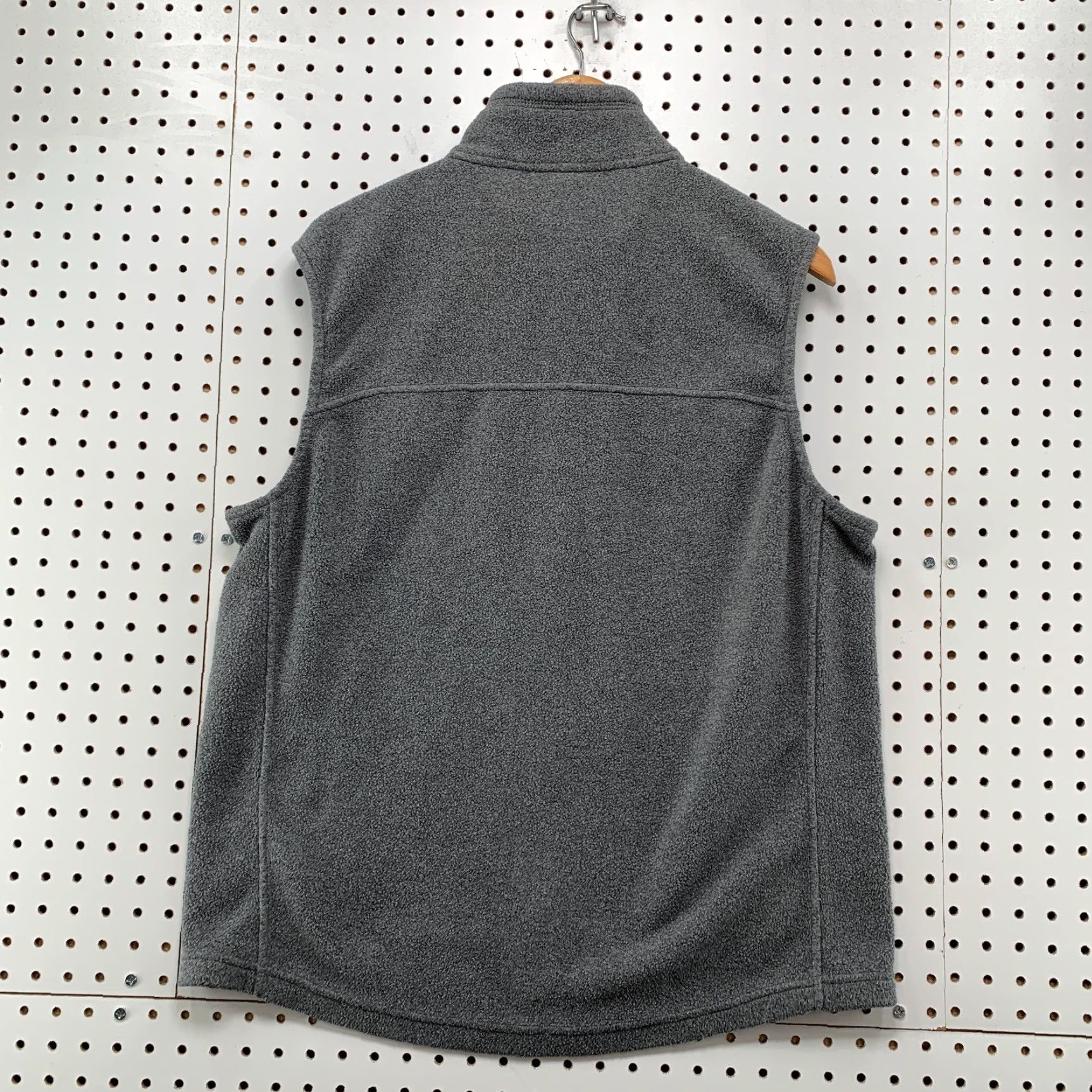 Patagonia Patagonia Synchila Fleece Vest Jacket Mens Large Gray Sleeveless 21x27.5 Size US L / EU 52-54 / 3 - 2 Thumbnail