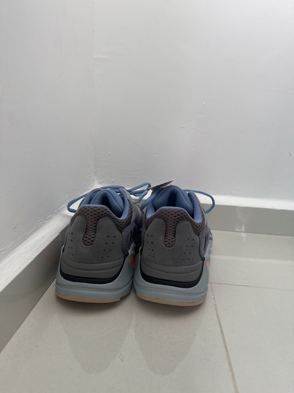 Yeezy yezzy boost 700 Size US 10.5 / EU 43-44 - 2 Thumbnail