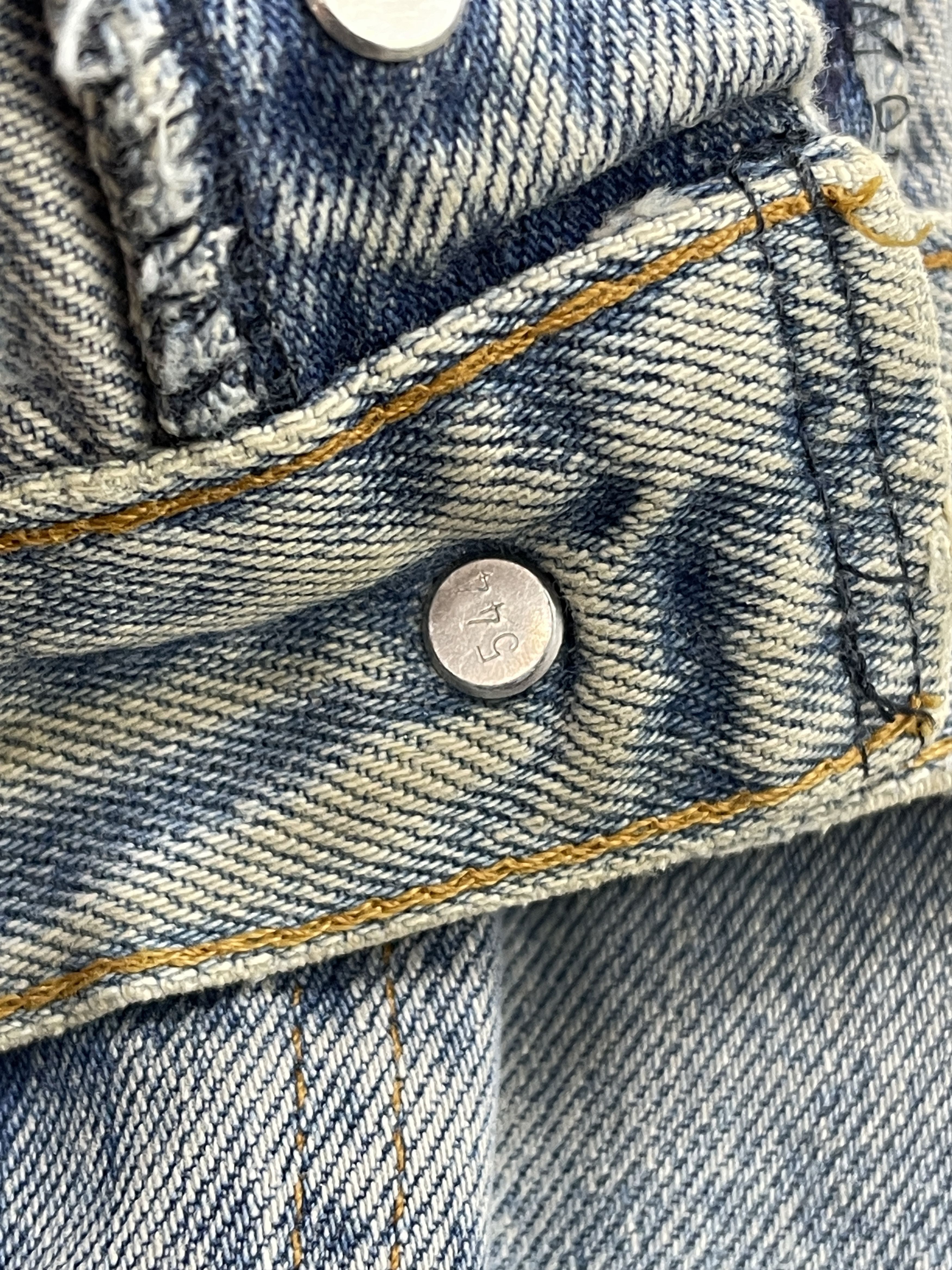 Levi's × Vintage Vintage 90s Levis 501 Light Blue Washed Jeans Size US 33 - 12 Thumbnail