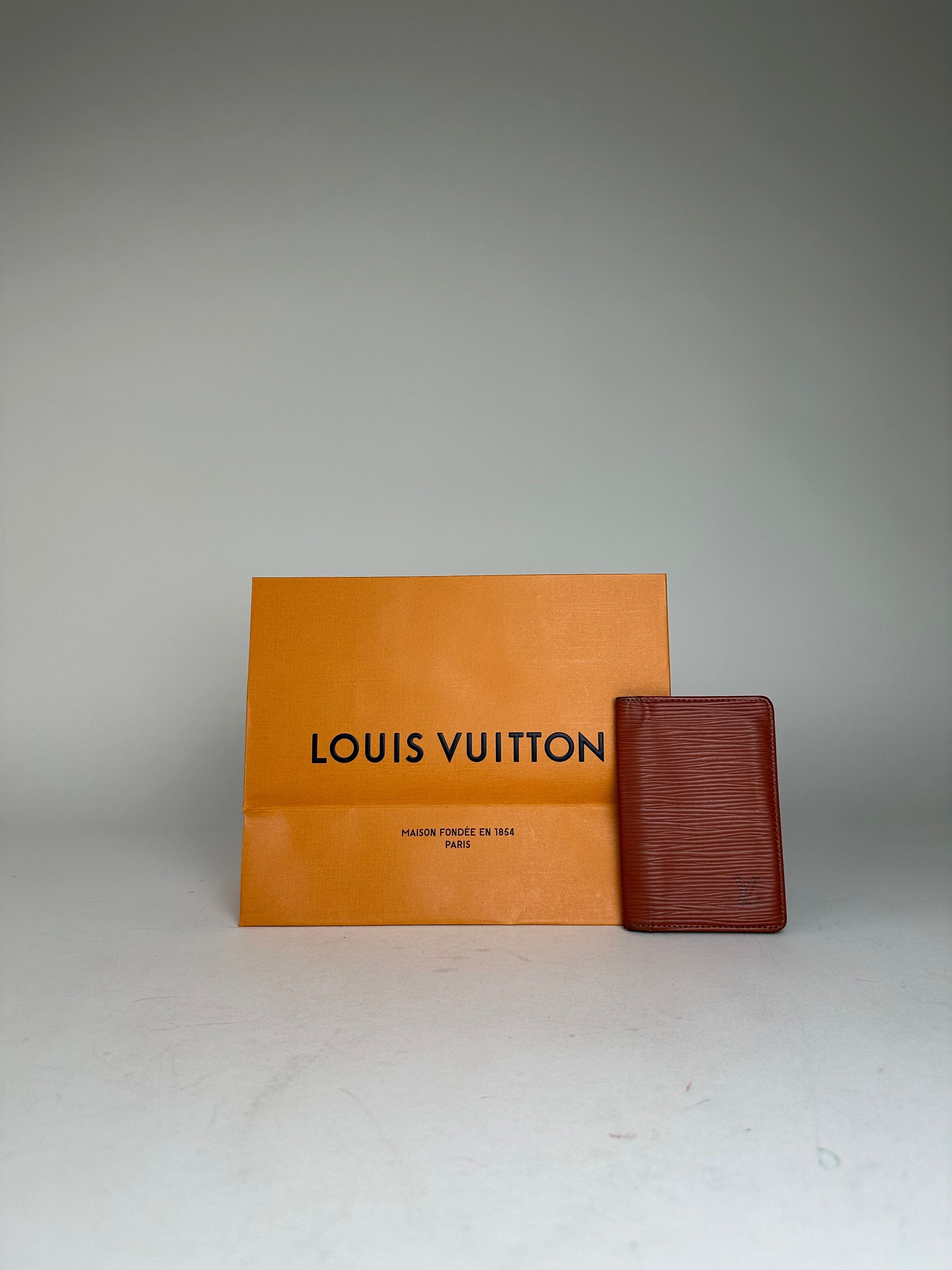 Louis Vuitton Vintage EPI Leather Card Holder Brown Size ONE SIZE - 1 Thumbnail