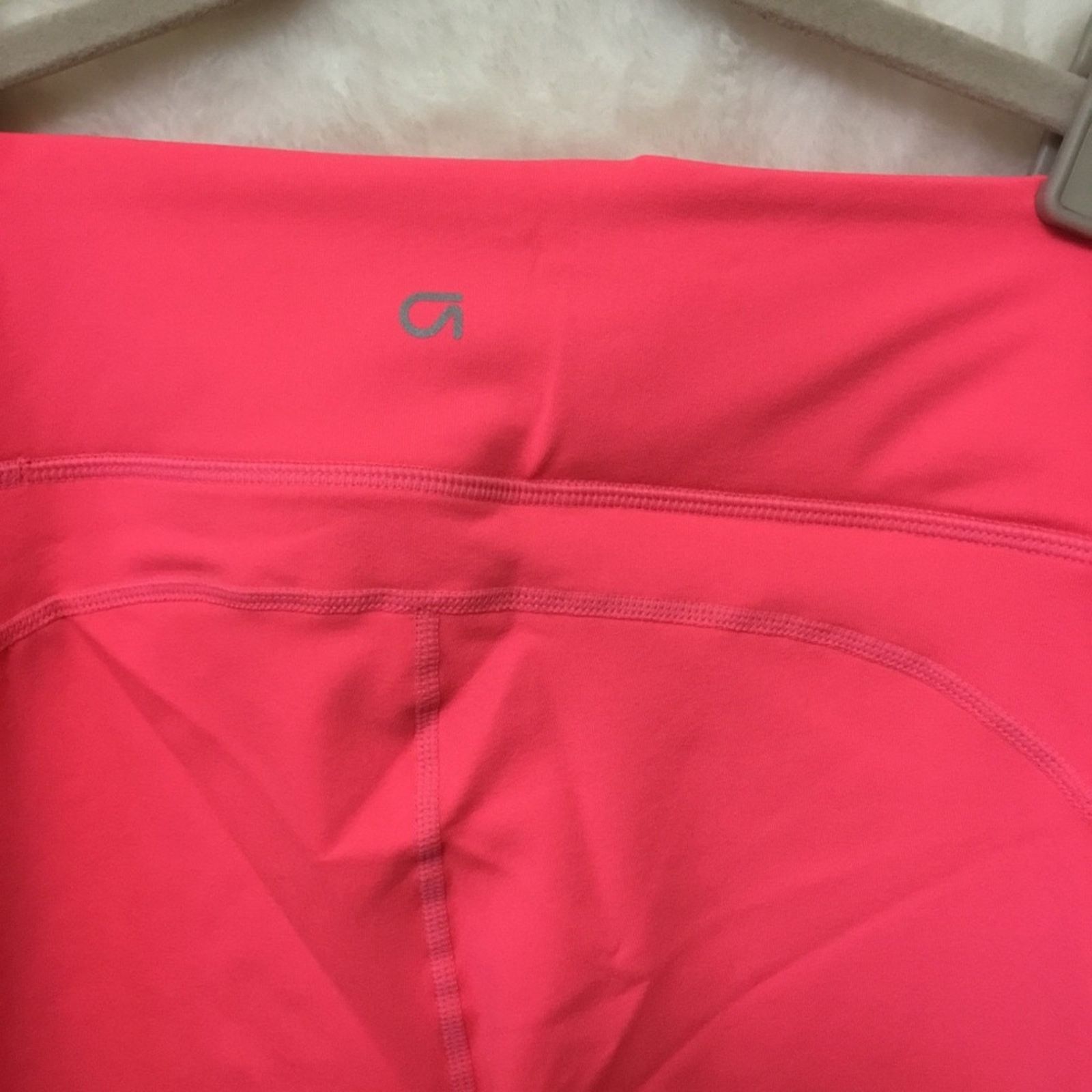 Gap GapFit Bright Neon Pink Compression Capris Size 26" / US 2 / IT 38 - 6 Thumbnail