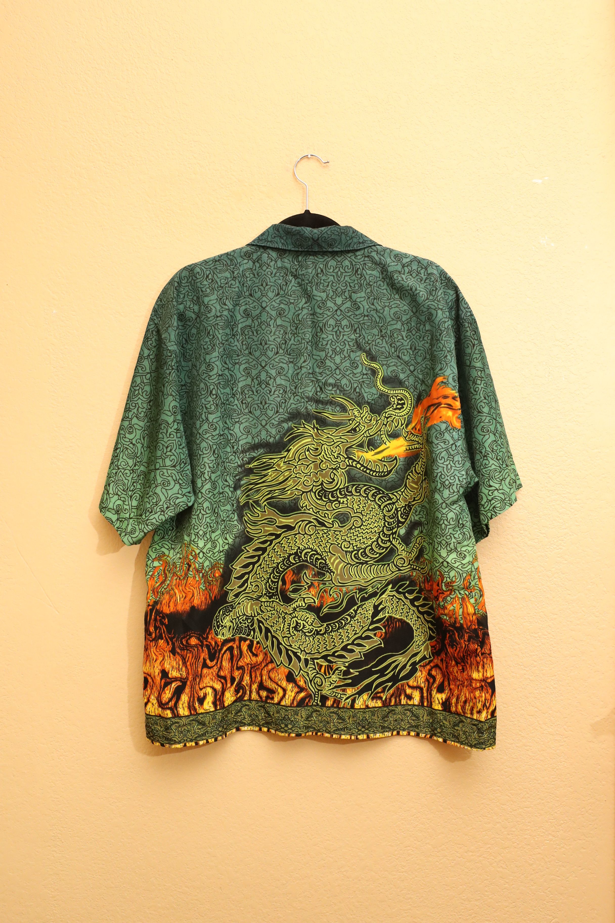 Vintage Vintage No Boundaries Y2K Dragon Short Sleeve Button Up (L) Size US L / EU 52-54 / 3 - 2 Thumbnail