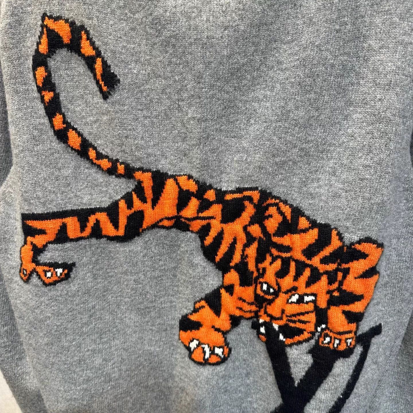 Louis Vuitton LV gray tiger cashmere sweater XL Size US XL / EU 56 / 4 - 4 Thumbnail