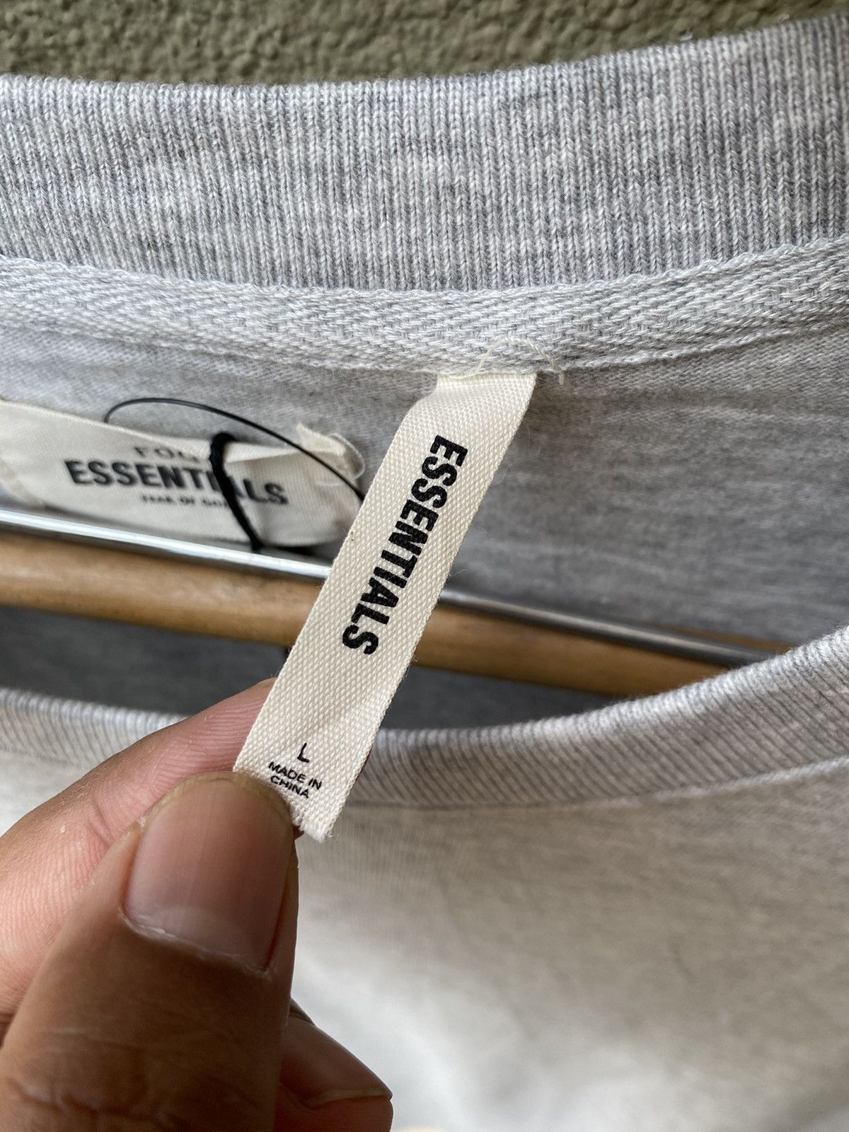 Fear of God essentials back logo longsleeve tee Size US L / EU 52-54 / 3 - 3 Thumbnail