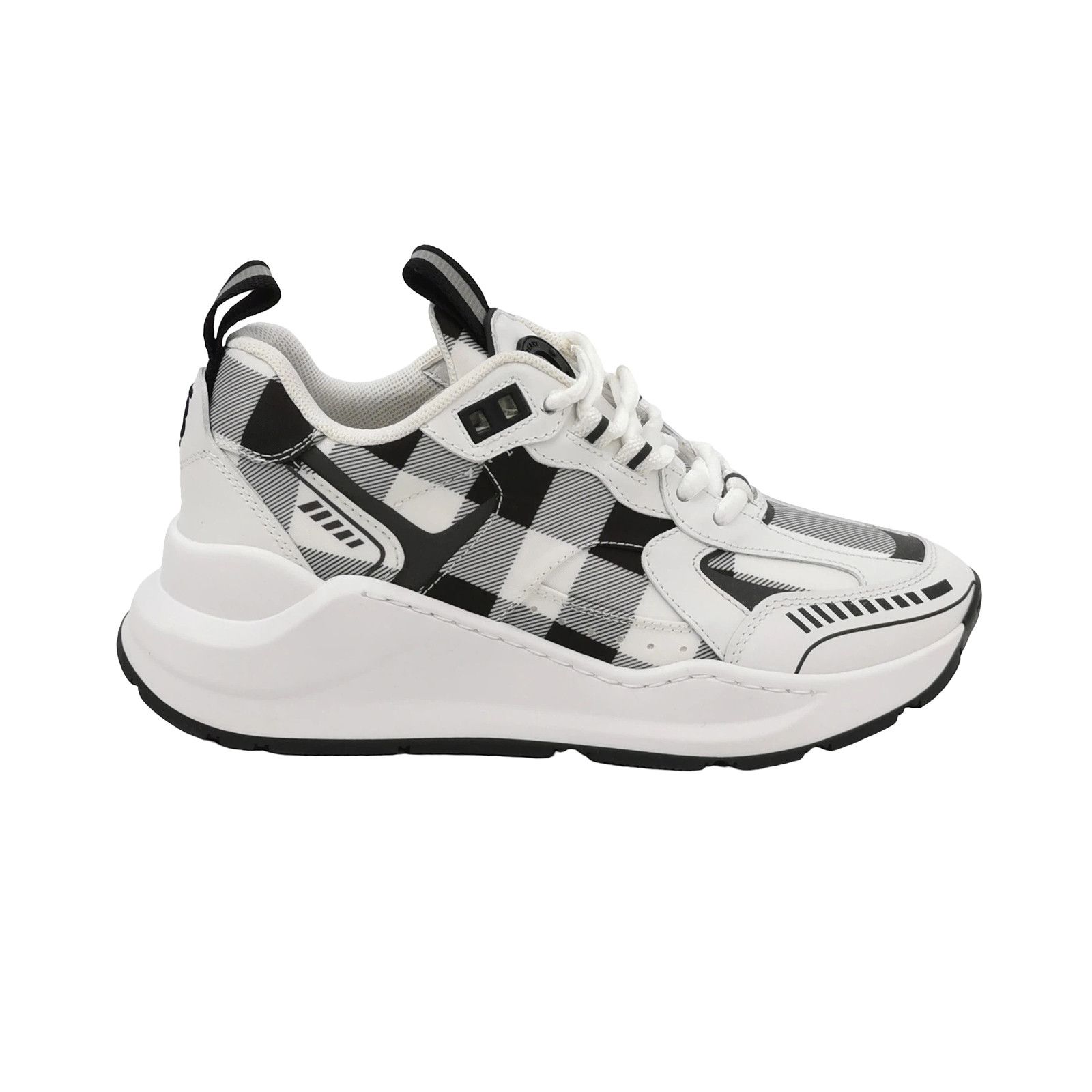 Burberry Burberry Women 5 Lowtop Sneakers Size US 5 / IT 35 - 1 Thumbnail