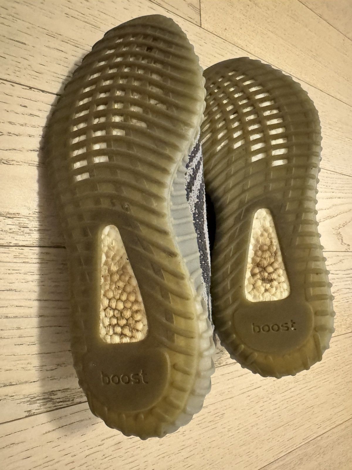 Yeezy Yeezy 350 V2 Beluga 2.0 **NO BOX** Size US 10 / EU 43 - 5 Thumbnail