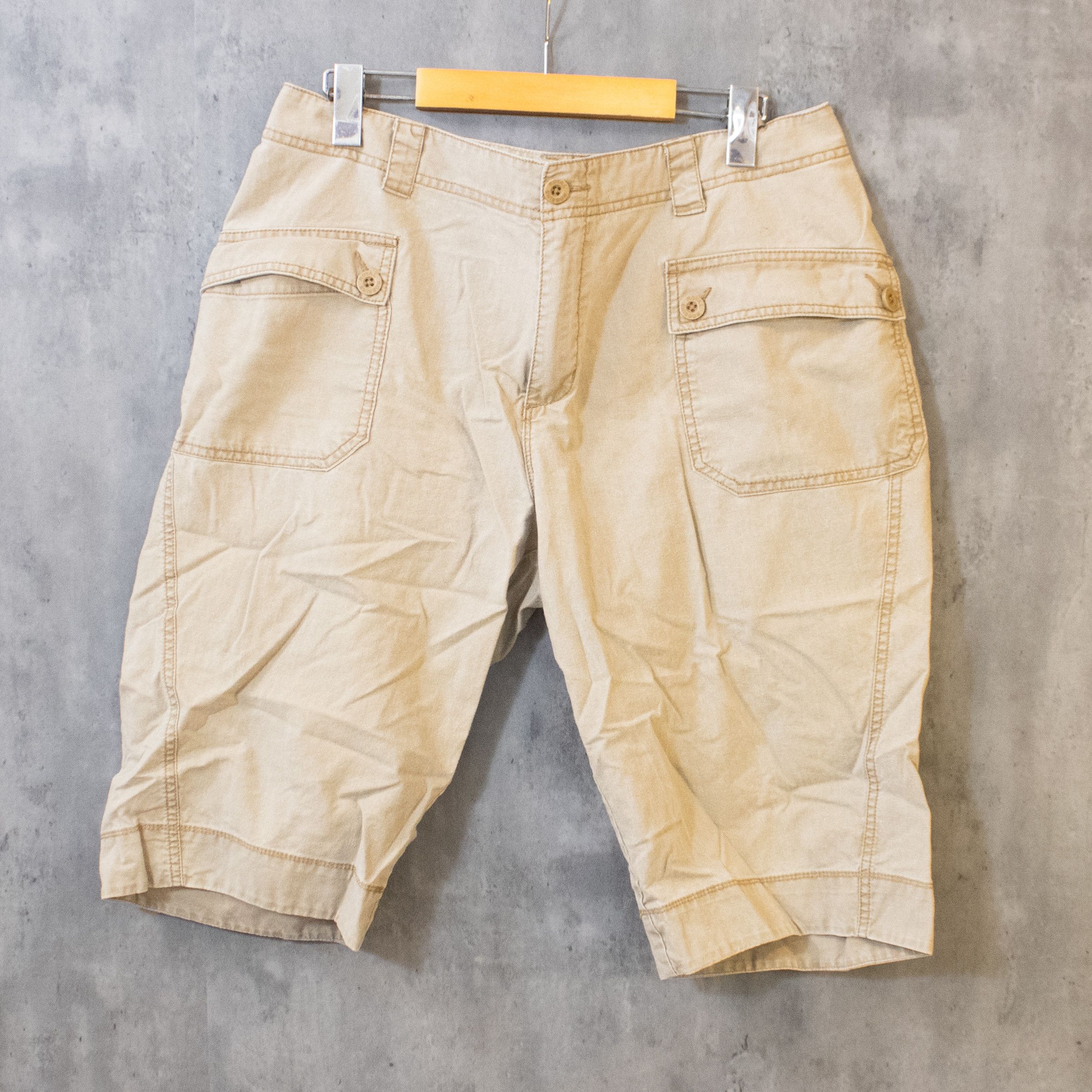Royal Robbins Y2K 2000s Royal Robbins Front Pocket Baggy Tan Shorts Size US 35 - 3 Thumbnail