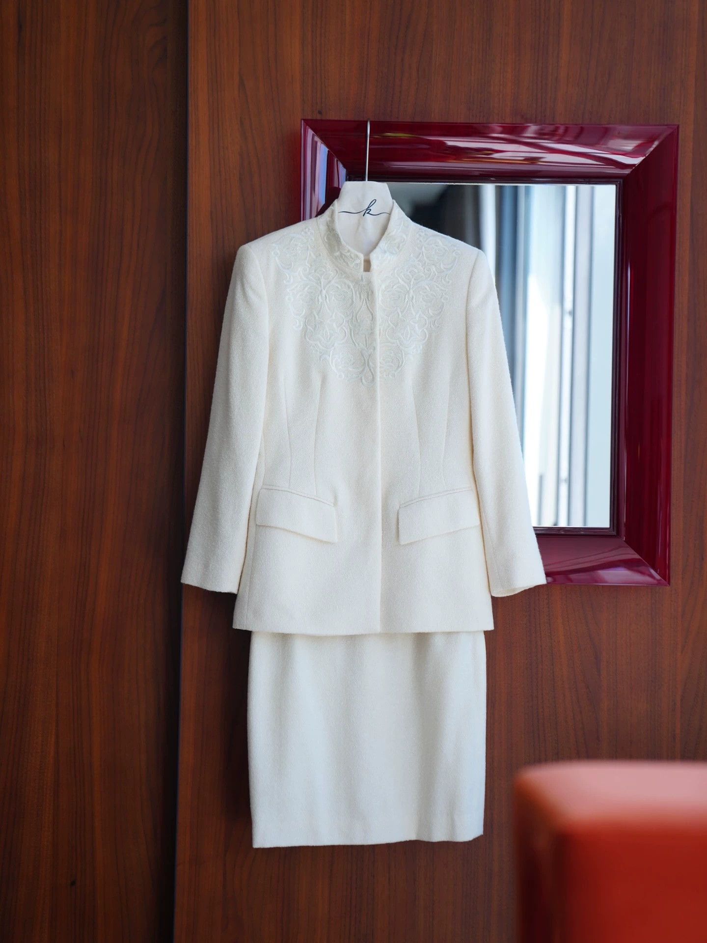 Escada Escada Vintage Ivory Embroidered Stand-Collar Wool Skirt Set Size XS / US 0-2 / IT 36-38 - 5 Thumbnail