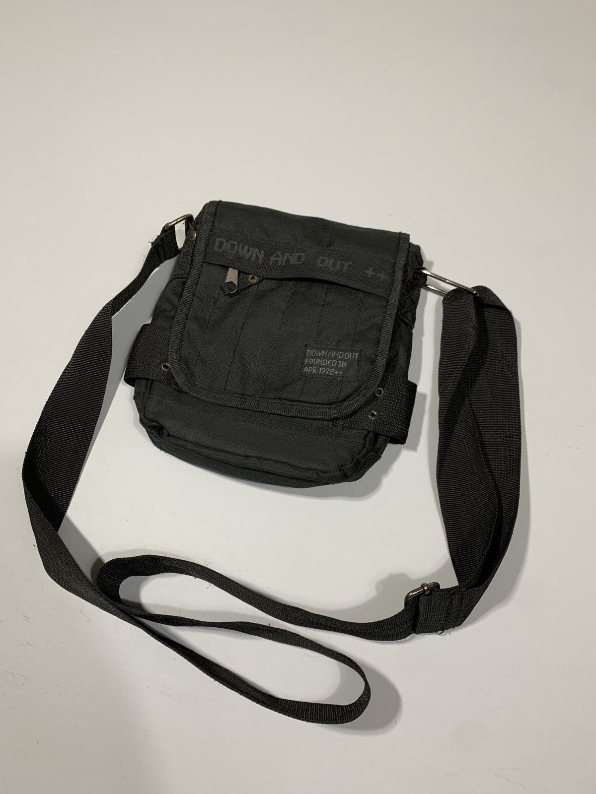 Japanese Brand Y2K Multipocket Messenger Crossbody Bag Size ONE SIZE - 3 Thumbnail