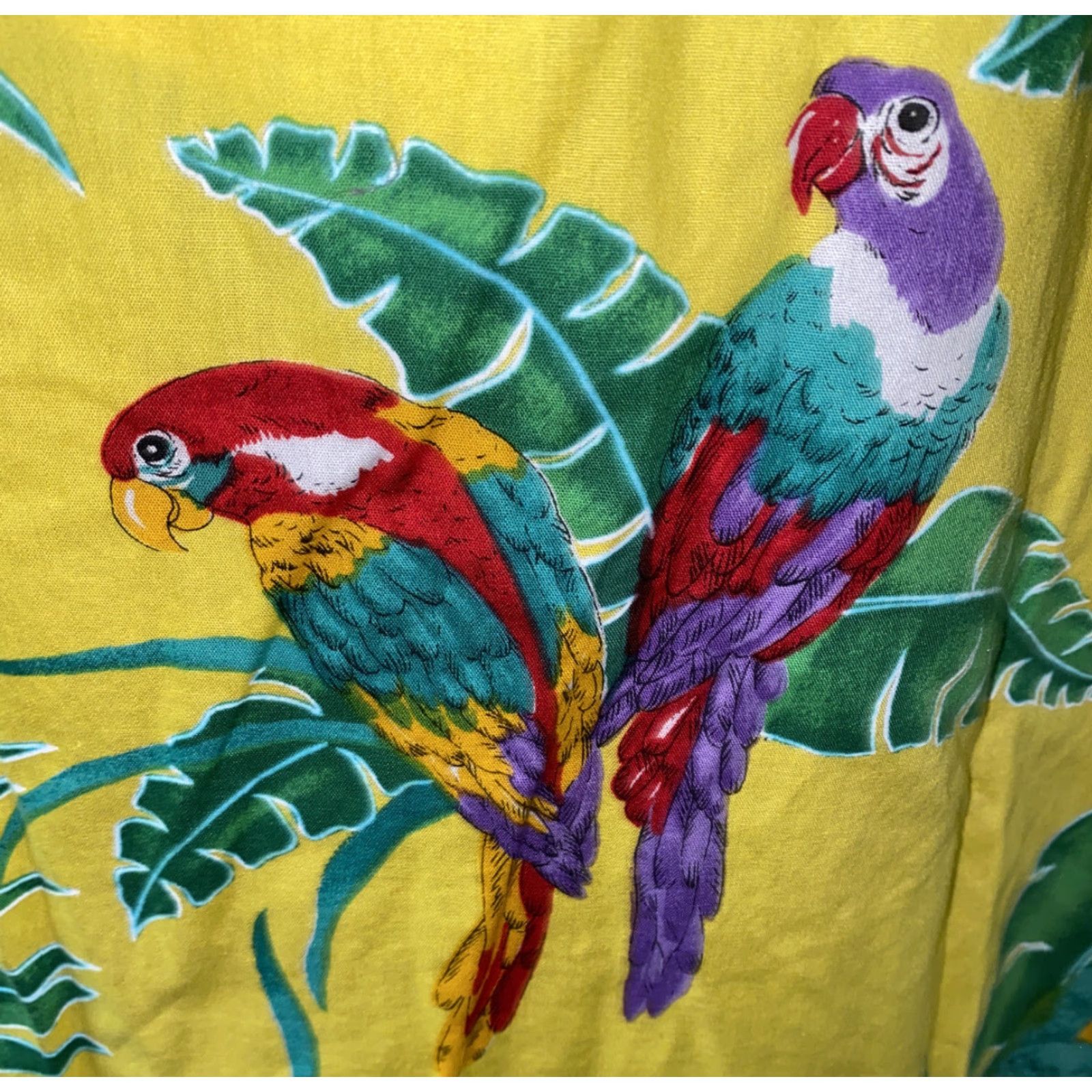 Paradise Barefoot In Paradise Aloha Shirt Mens Large Yellow Parrots Short Sleeve Button-Up Casual Size US L / EU 52-54 / 3 - 4 Thumbnail
