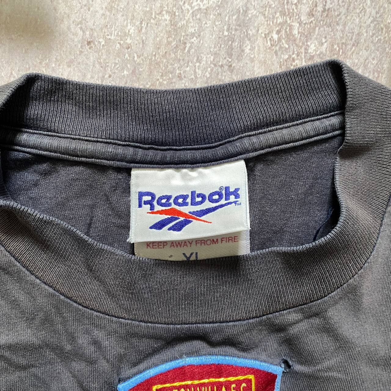 Reebok VINTAGE 90S REEBOK ASTON VILLA F.C.AMAZING FADED TEE 272 Size US XL / EU 56 / 4 - 4 Thumbnail