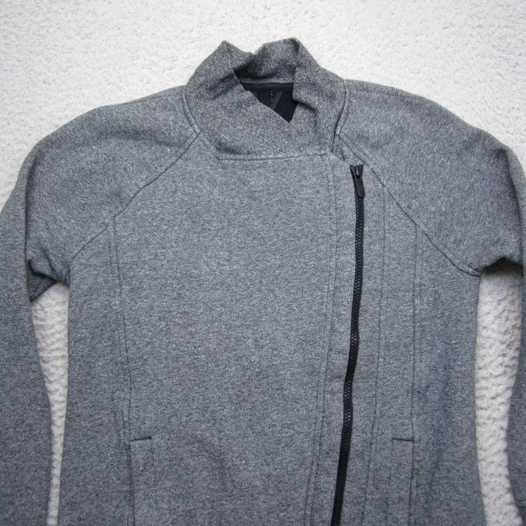 Lululemon Lululemon Back To It Wrap Jacket Womens 2 Gray Fleece Outdoors Travel Full Zip Jacket Size XS / US 0-2 / IT 36-38 - 4 Thumbnail