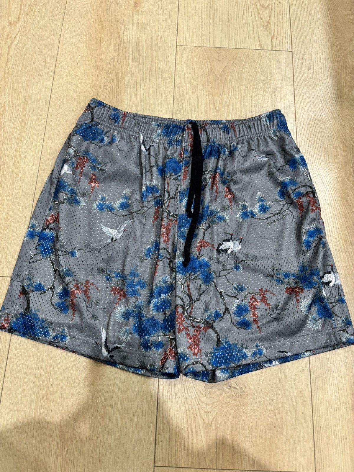John Elliott John Elliott Grey Mesh Game Shorts Crane Pine Tree Graphic Size US 30 / EU 46 - 1 Thumbnail