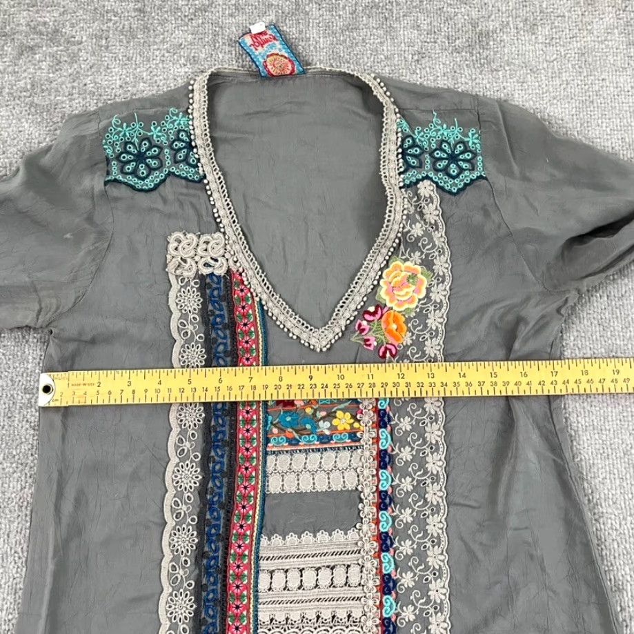 Johnny Was Johnny Was Women’s XS Gray Floral Embroidered Tunic Blouse V-Neck Casual Preppy Size XS / US 0-2 / IT 36-38 - 6 Thumbnail