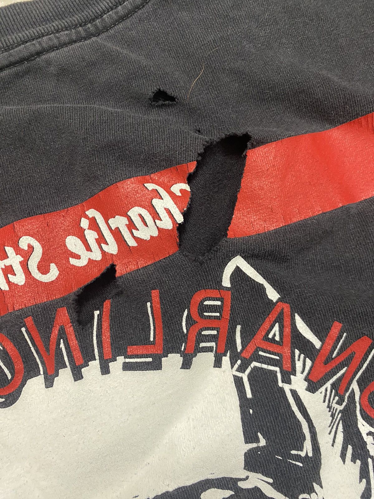 Vintage VINTAGE CHARLIE STINGER SNARLING DOG T-SHIRT NIRVANA Size US XL / EU 56 / 4 - 4 Thumbnail