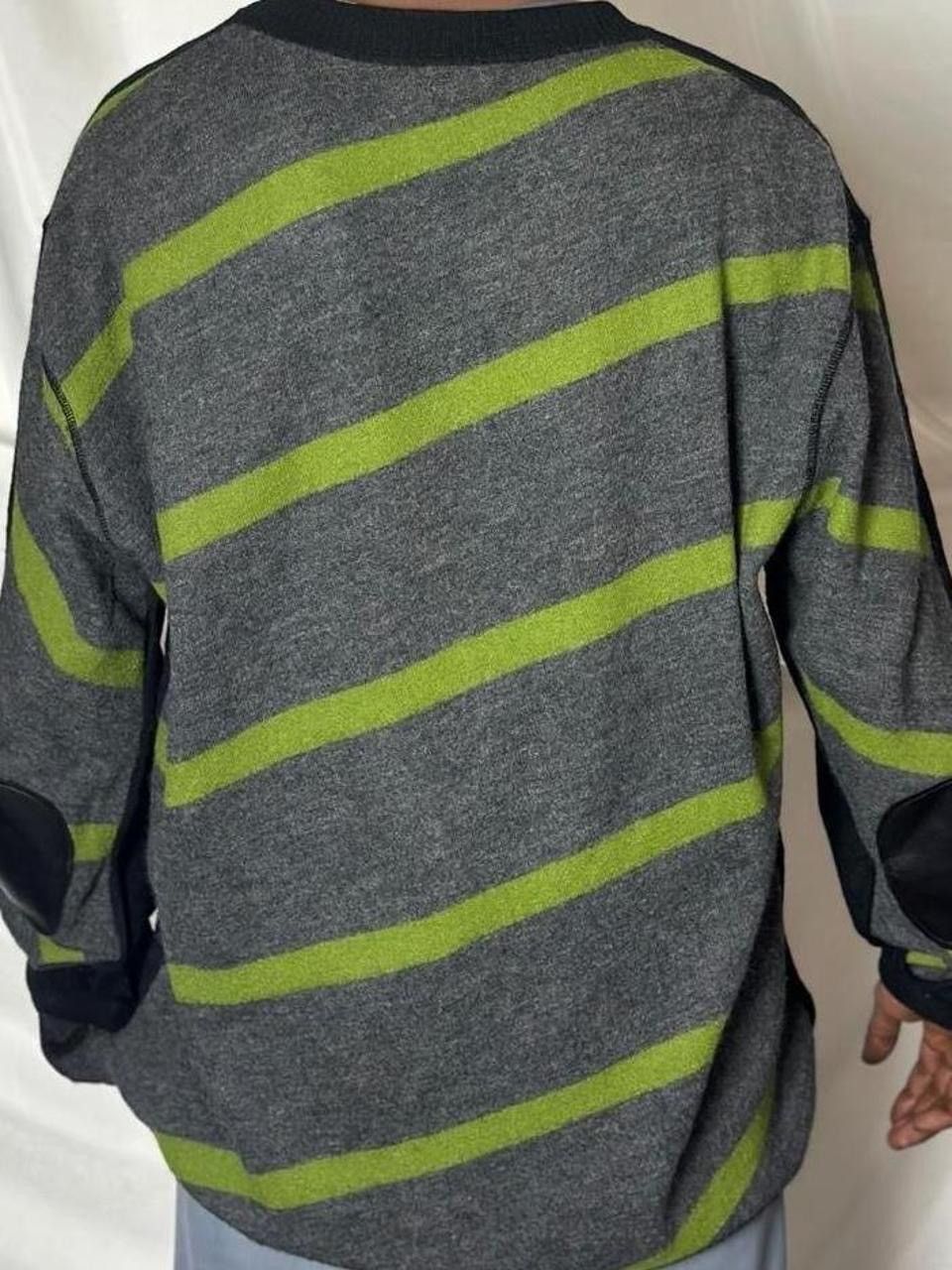 Oki-Ni Rare Vintage Oki-ni Griffin Graphic Abstract Jumper Stripes Size US XL / EU 56 / 4 - 4 Thumbnail