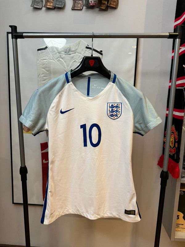 Nike Nike England Women Team Player Issue Tee #10 Jersey M Size M / US 6-8 / IT 42-44 - 1 Thumbnail