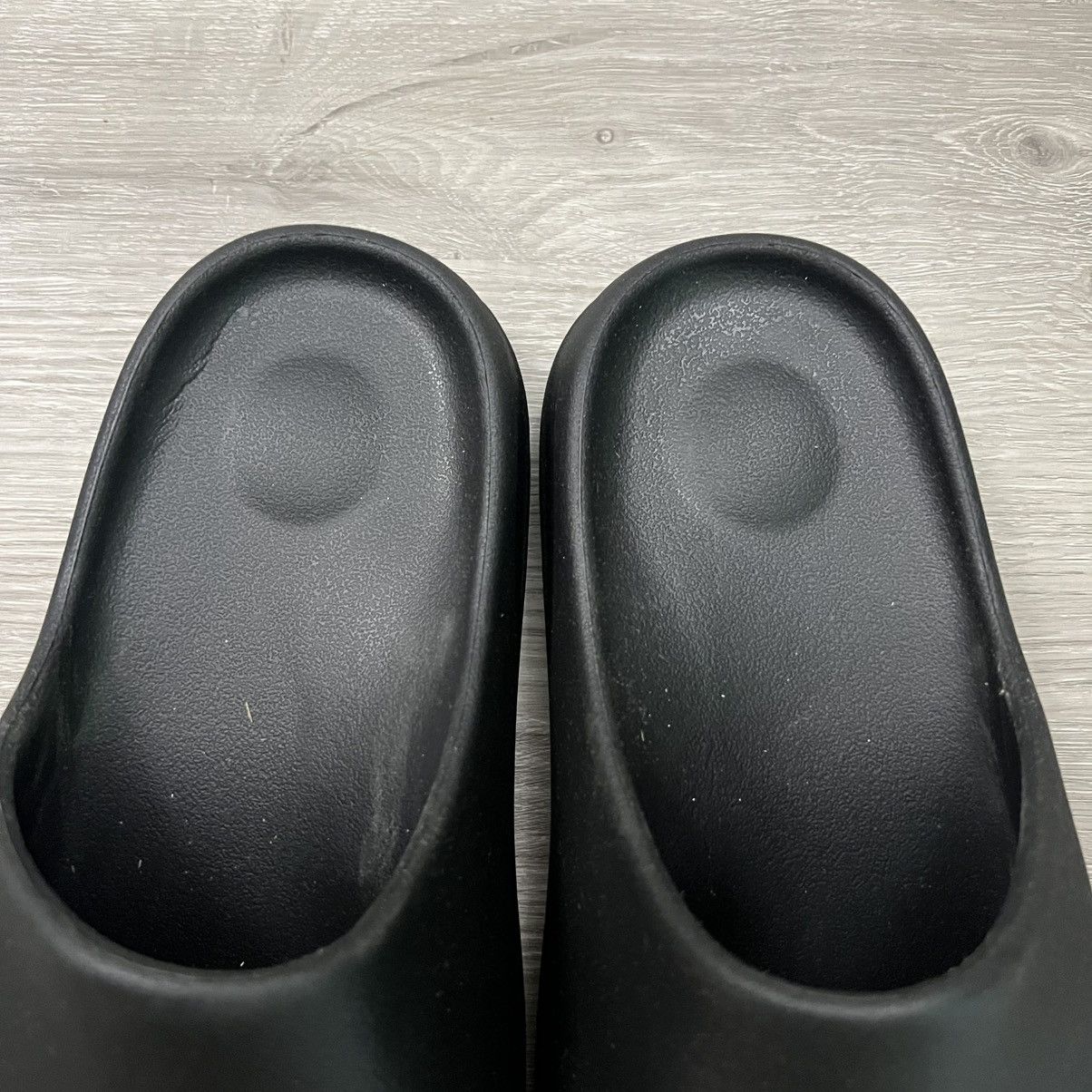 Yeezy Yeezy Slide YS-01 Black Size US 8 / EU 41 - 3 Thumbnail