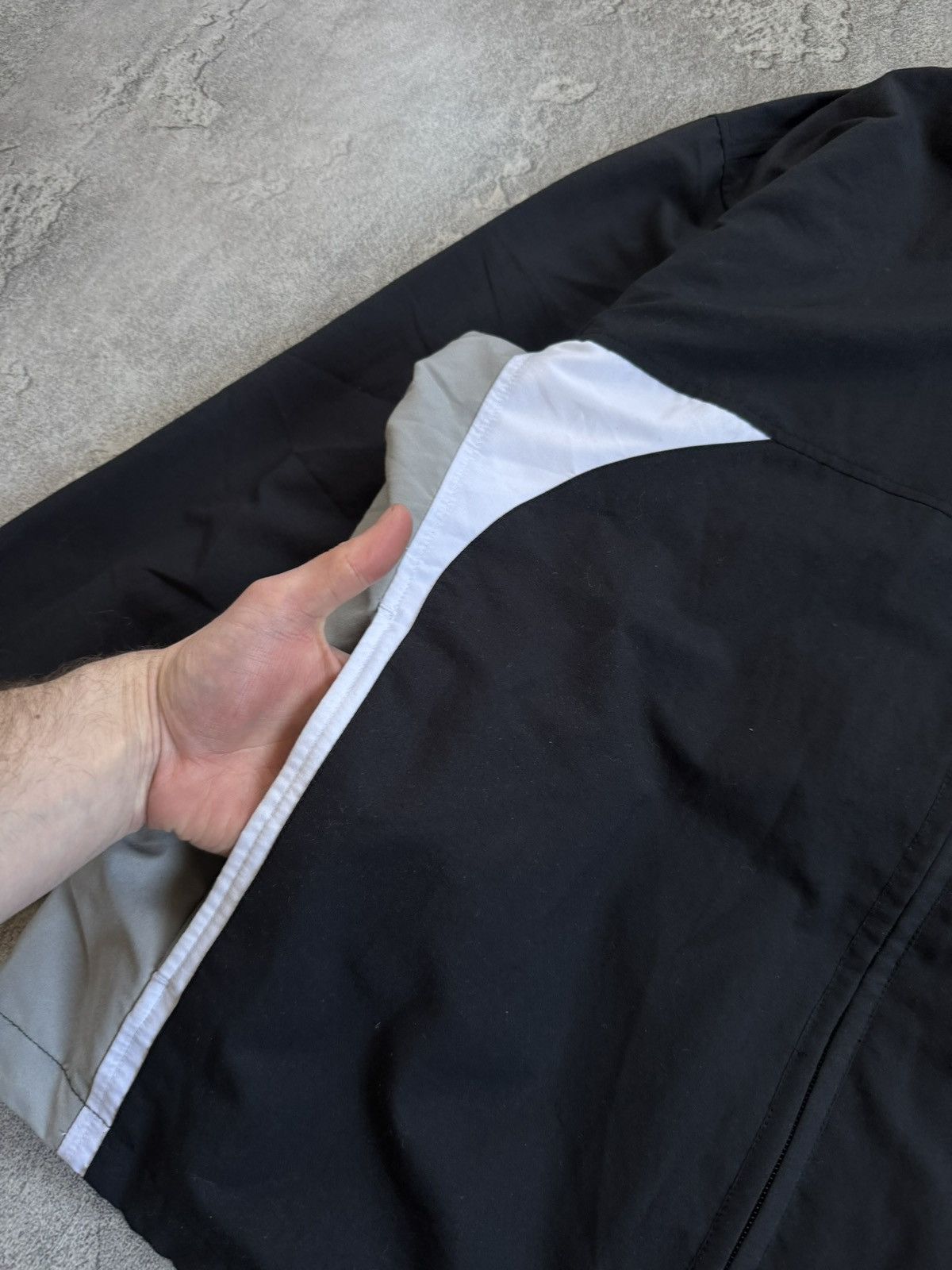 Nike Nike L/size swoosh light track jacket bomber olympic retro Size US L / EU 52-54 / 3 - 8 Thumbnail