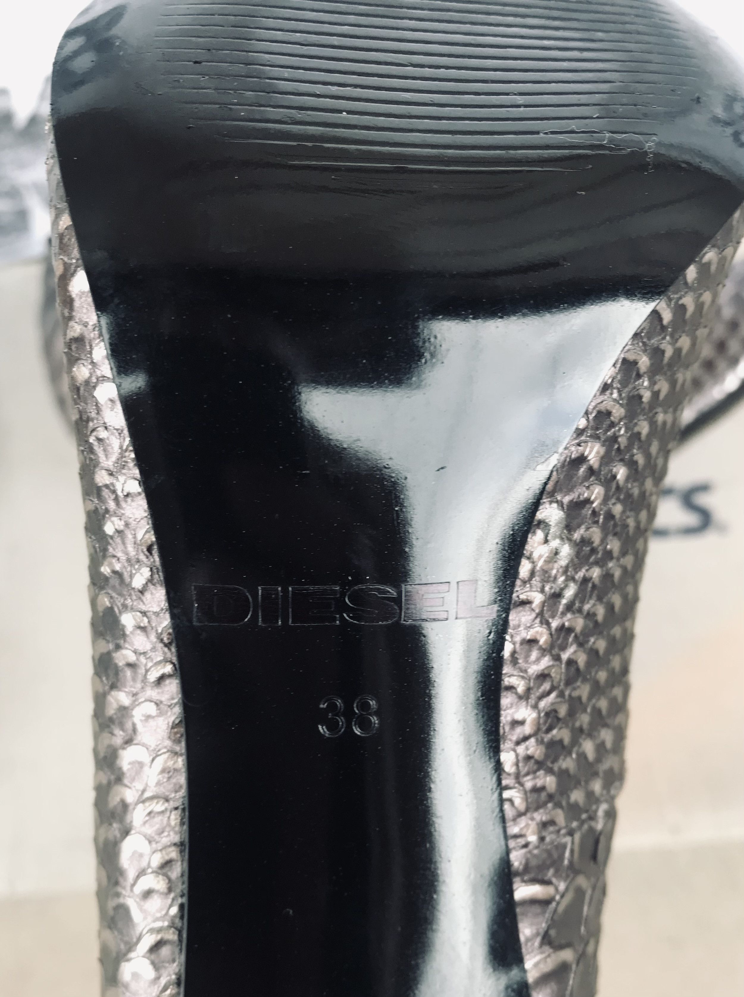 Diesel Diesel D- Elisah Zip Heels Pump Toe Leather Snake python Y2K Size US 8 / IT 38 - 9 Thumbnail